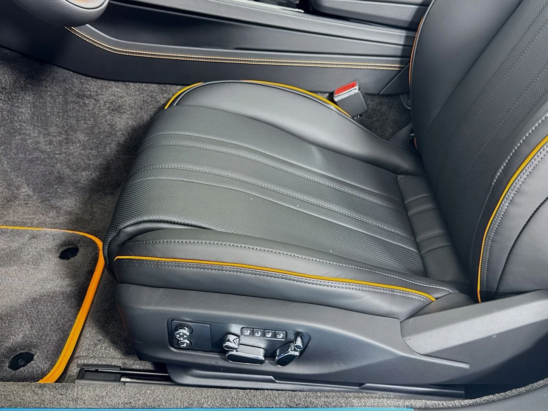 mph016_3737944421_3b07c087f0e40f5b9560f77cdfc6c902x_244c3256e6