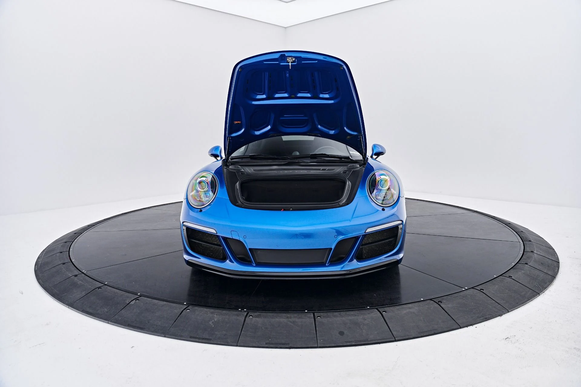 mph016_3738561965_Used_2017_Porsche_911_Carrera_GTS_1791853973_5c4b980328