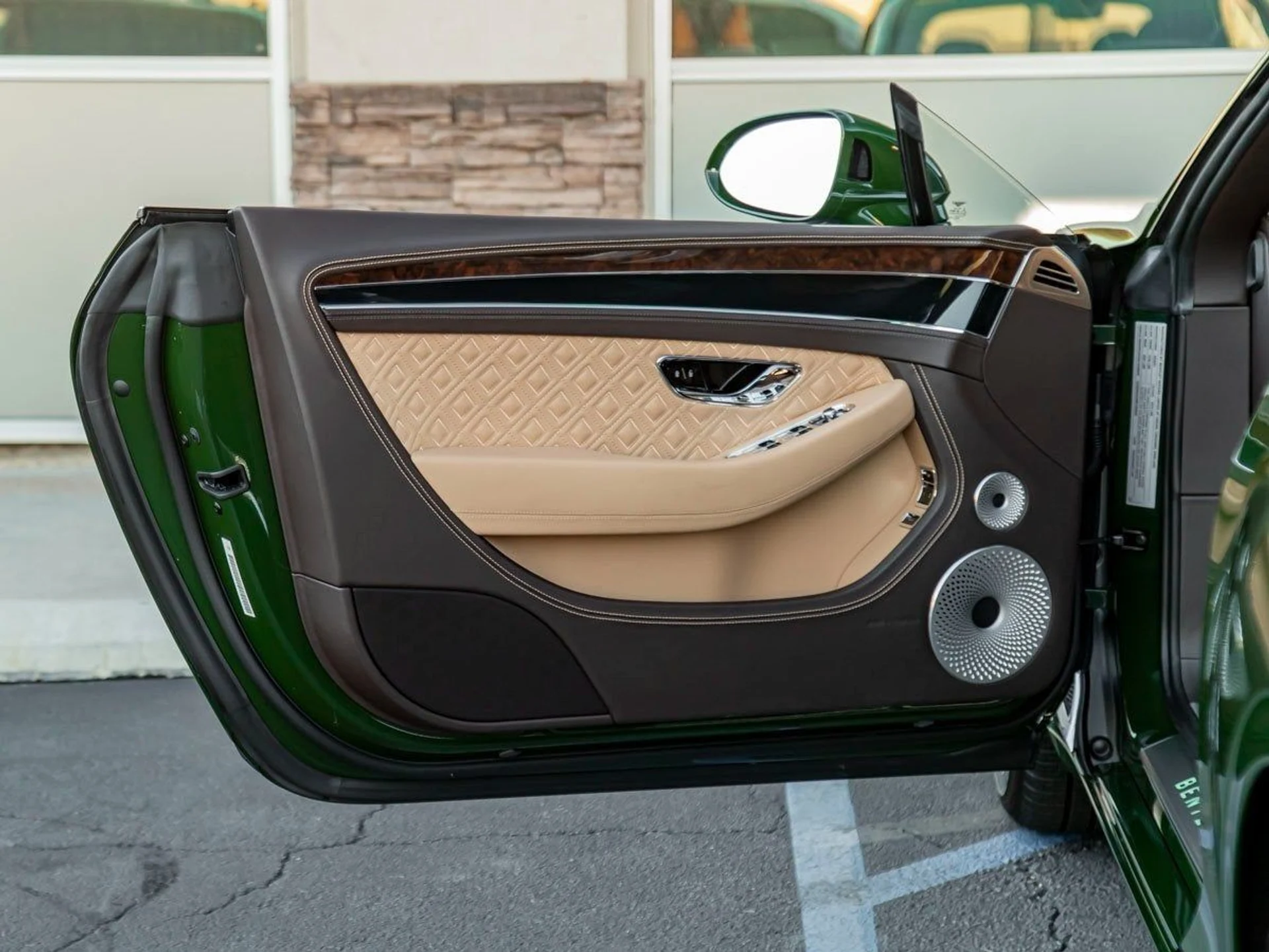 mph016_3739598011_17_6ade390a64