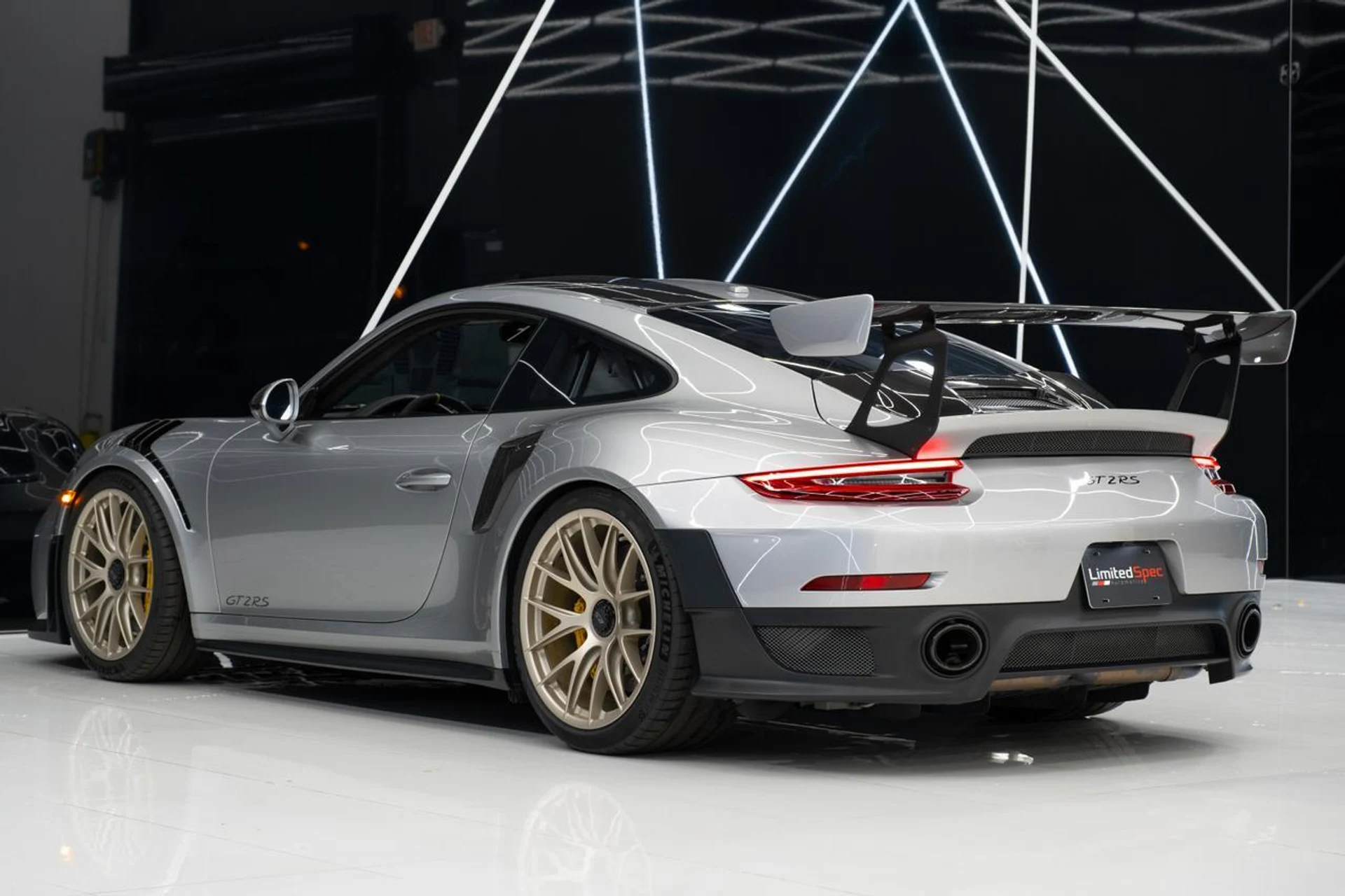 mph016_374197928_c88a6cd34d87fd3ae74f08db7af45912_ff3f73d468