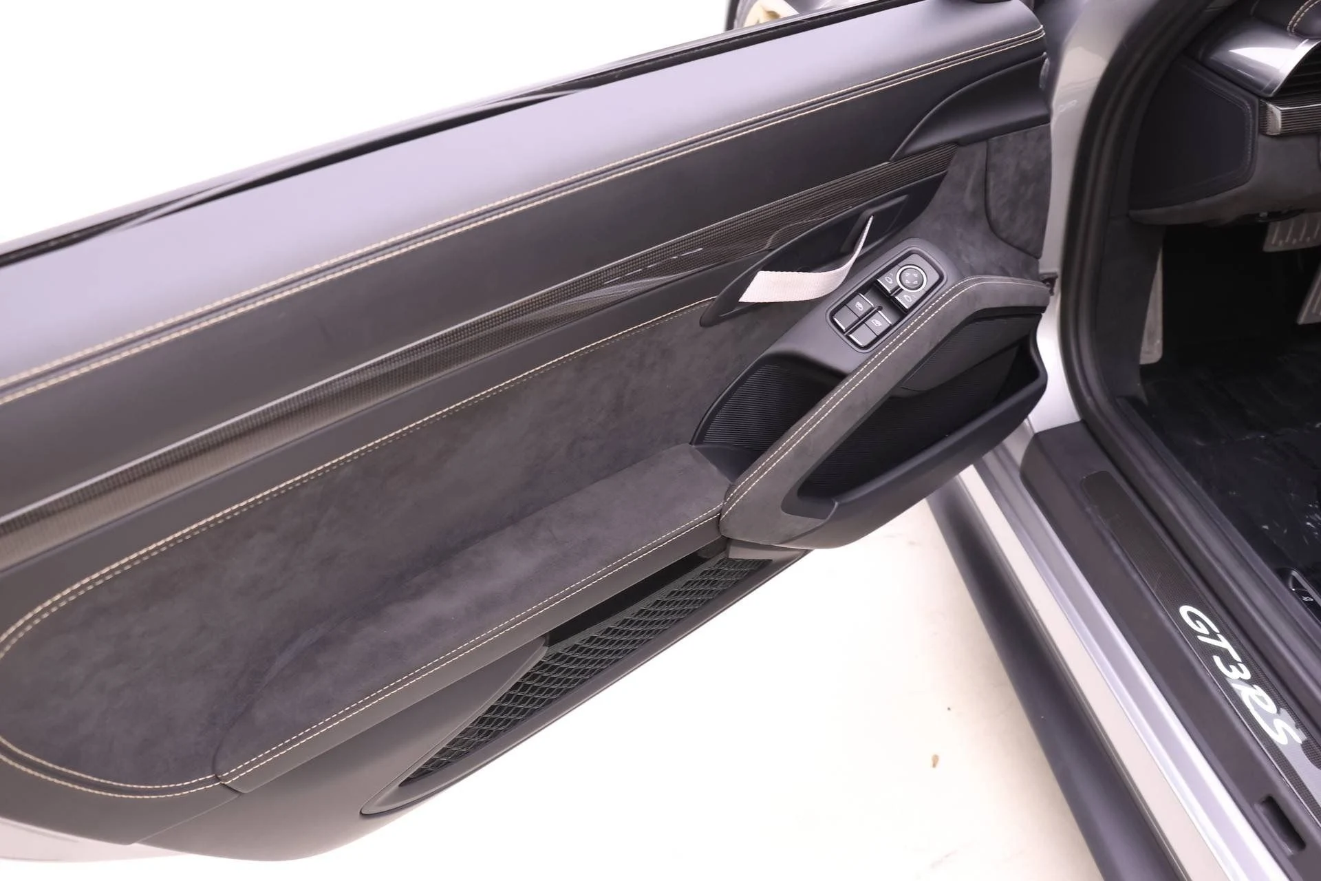 mph016_3742580711_ee2468d4948ef74bc1ea8a62a315455d_4238cb8681