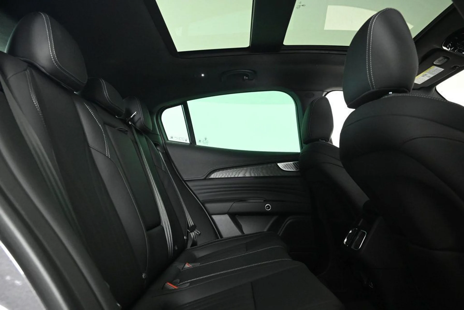 mph016_3746939792_used_2025_maserati_grecale_base_11350_22975702_16_1024_05c5c750e6