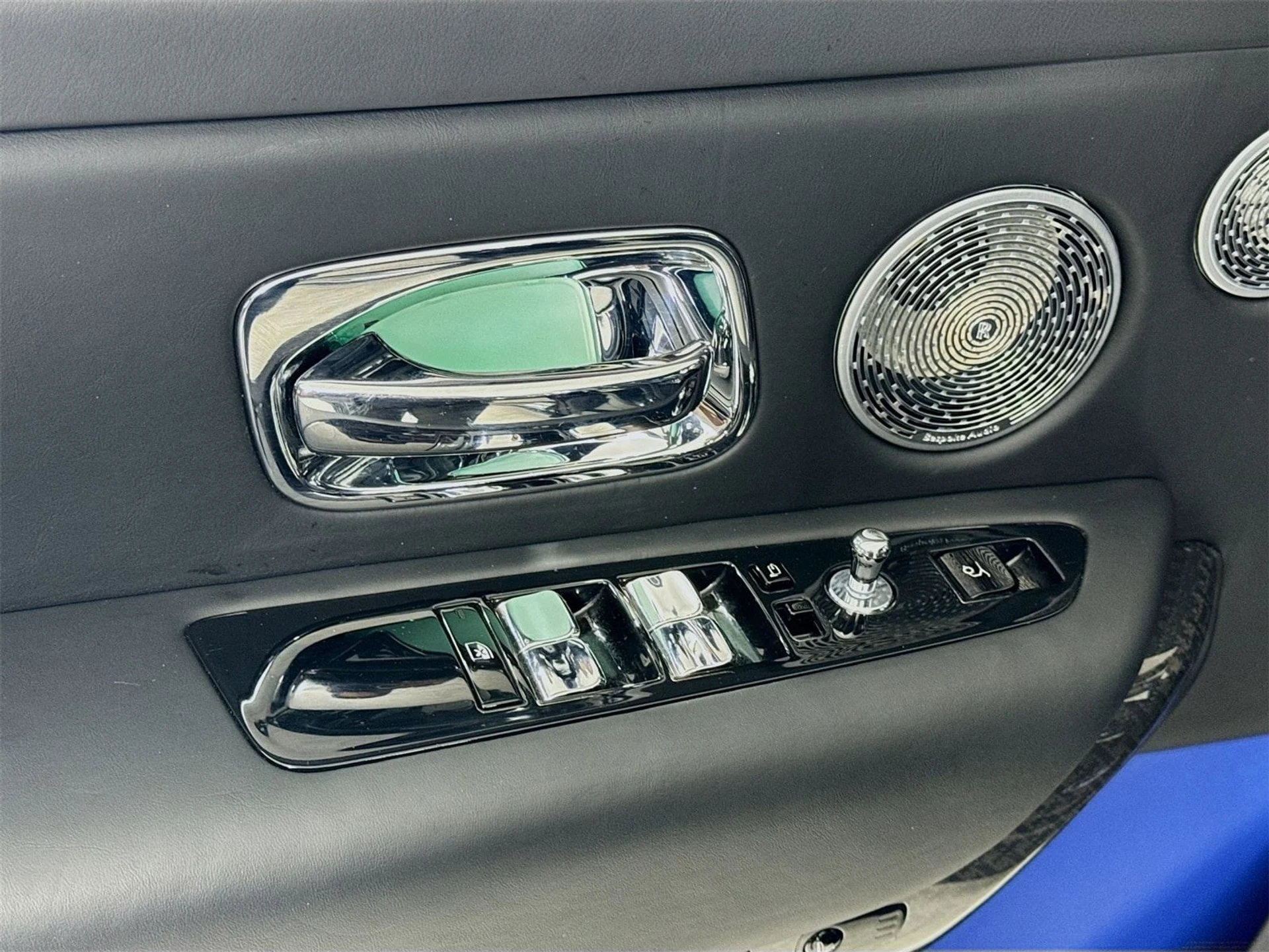 mph016_3747708991_aa898c605069f66b075bce427b90f95bx_86a63f5a40