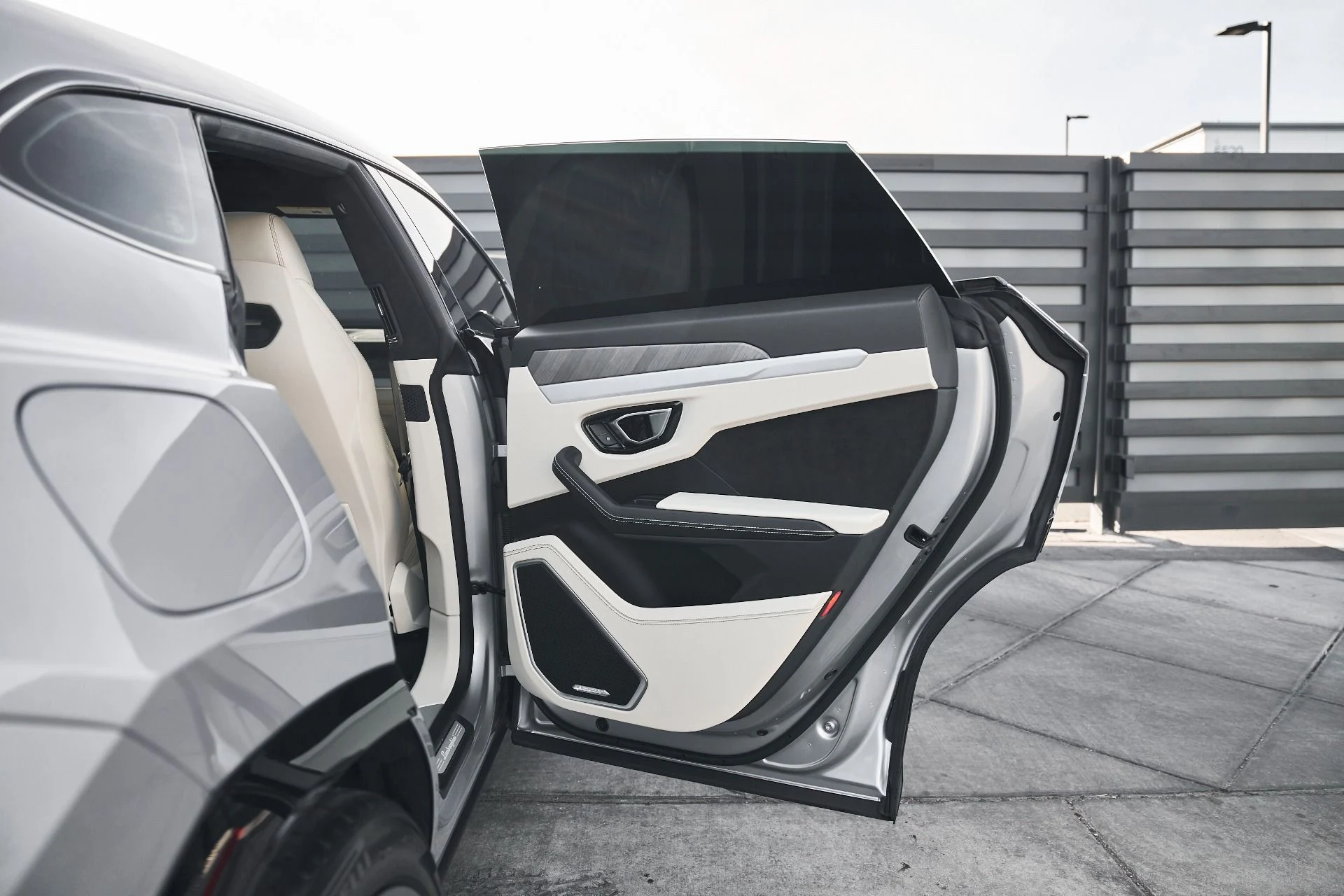 mph016_3752831103_Used_2021_Lamborghini_Urus_1771117234_c04ccdbf66