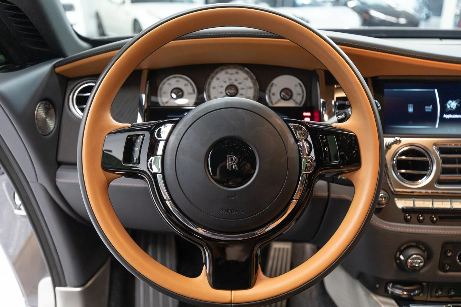 mph016_3757062282_Used_2018_Rolls_Royce_Wraith_Luminary_Collection_1708563018_d37c33b60b