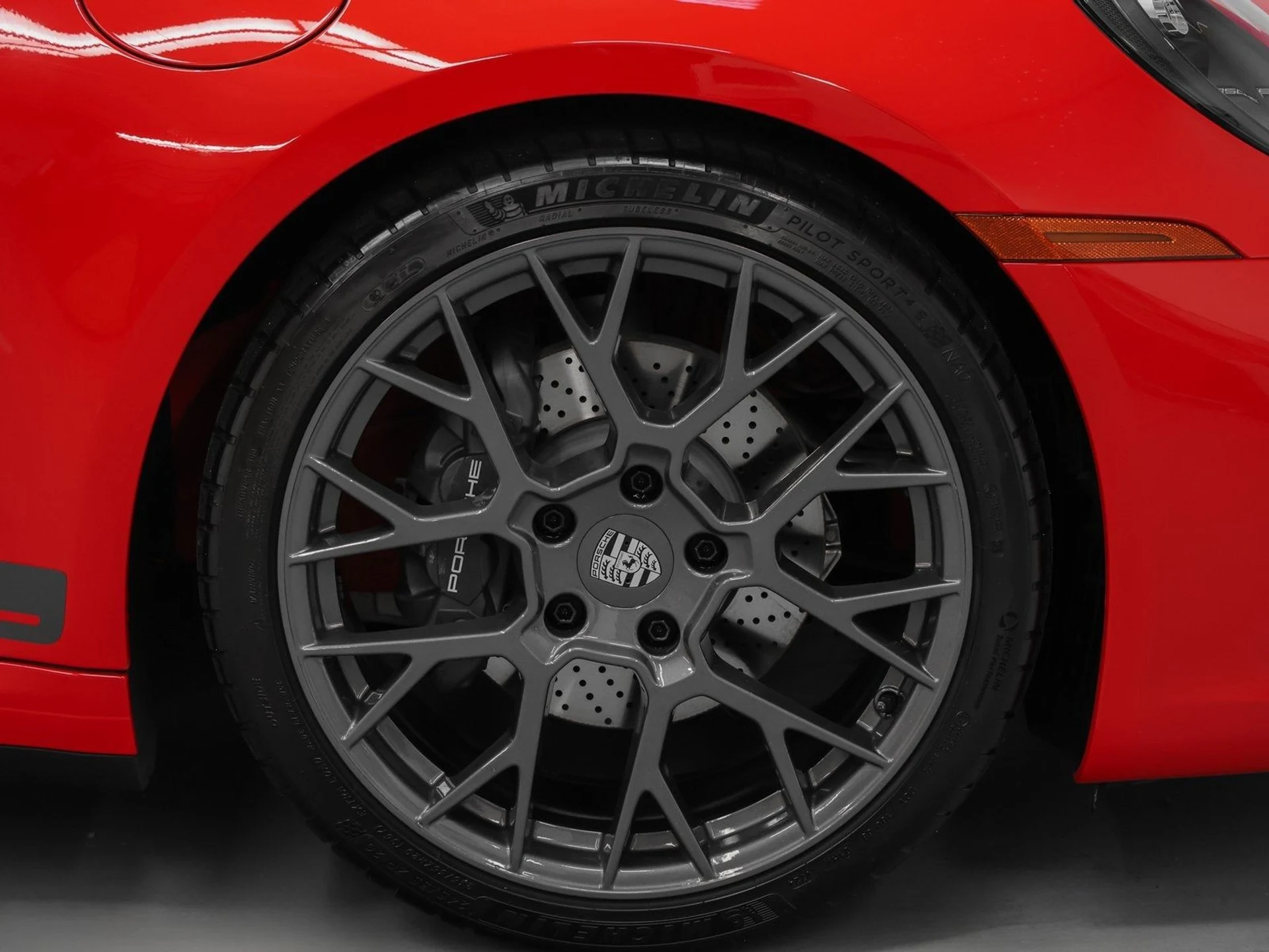 mph016_375780414_17_7f6387e8c0