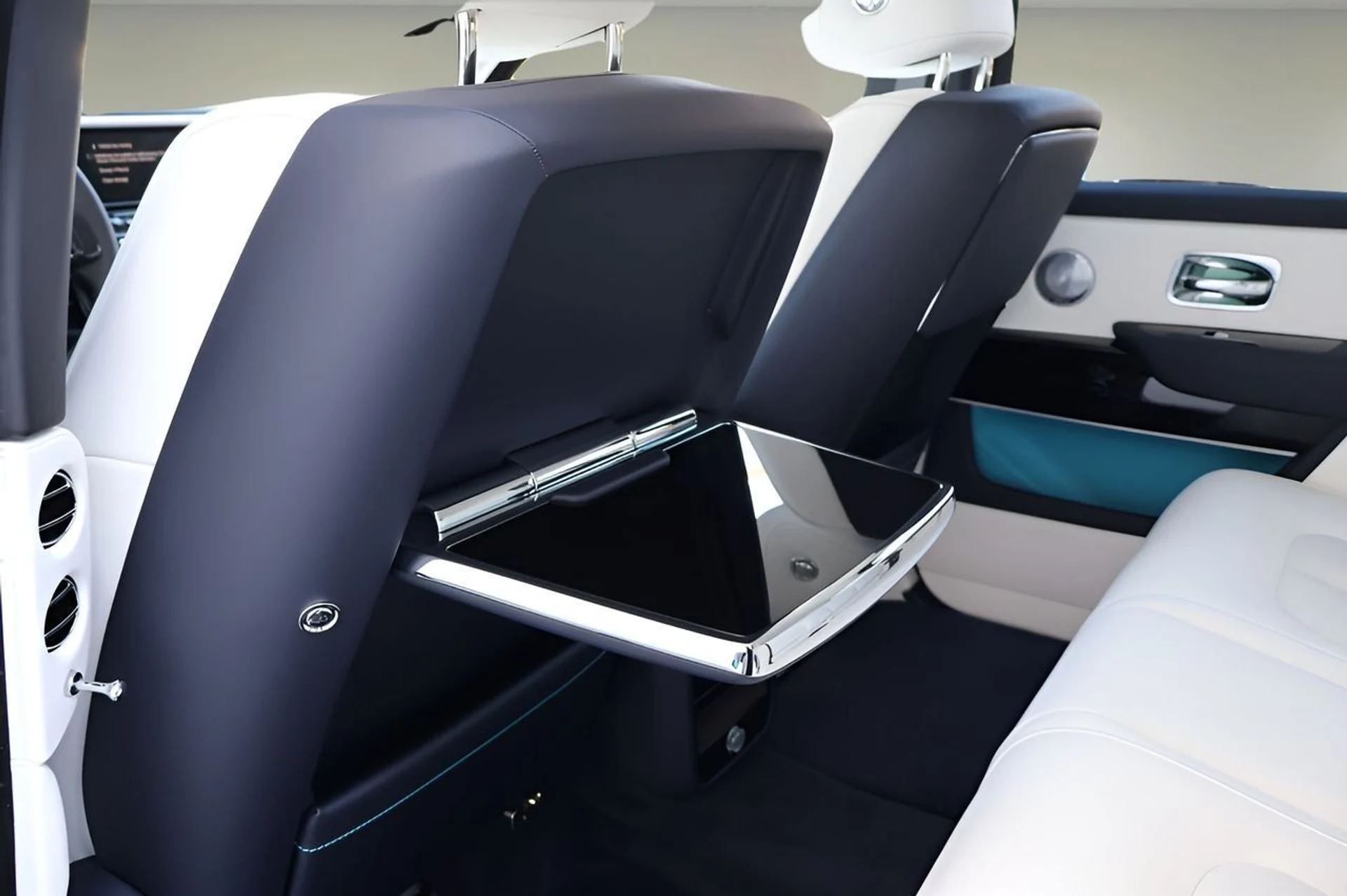 mph016_3761964819_17_6547a297e7