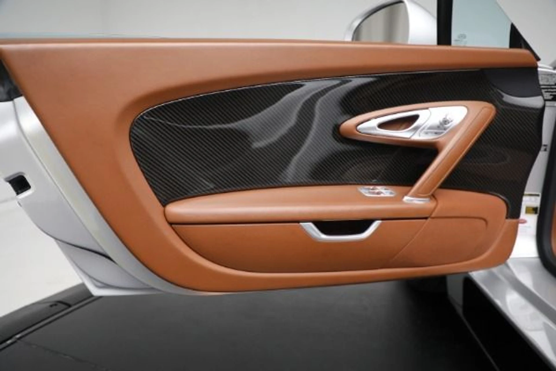 mph016_3774920744_Used_2015_Bugatti_Veyron_164_Grand_Sport_Vitesse_76afda04c7