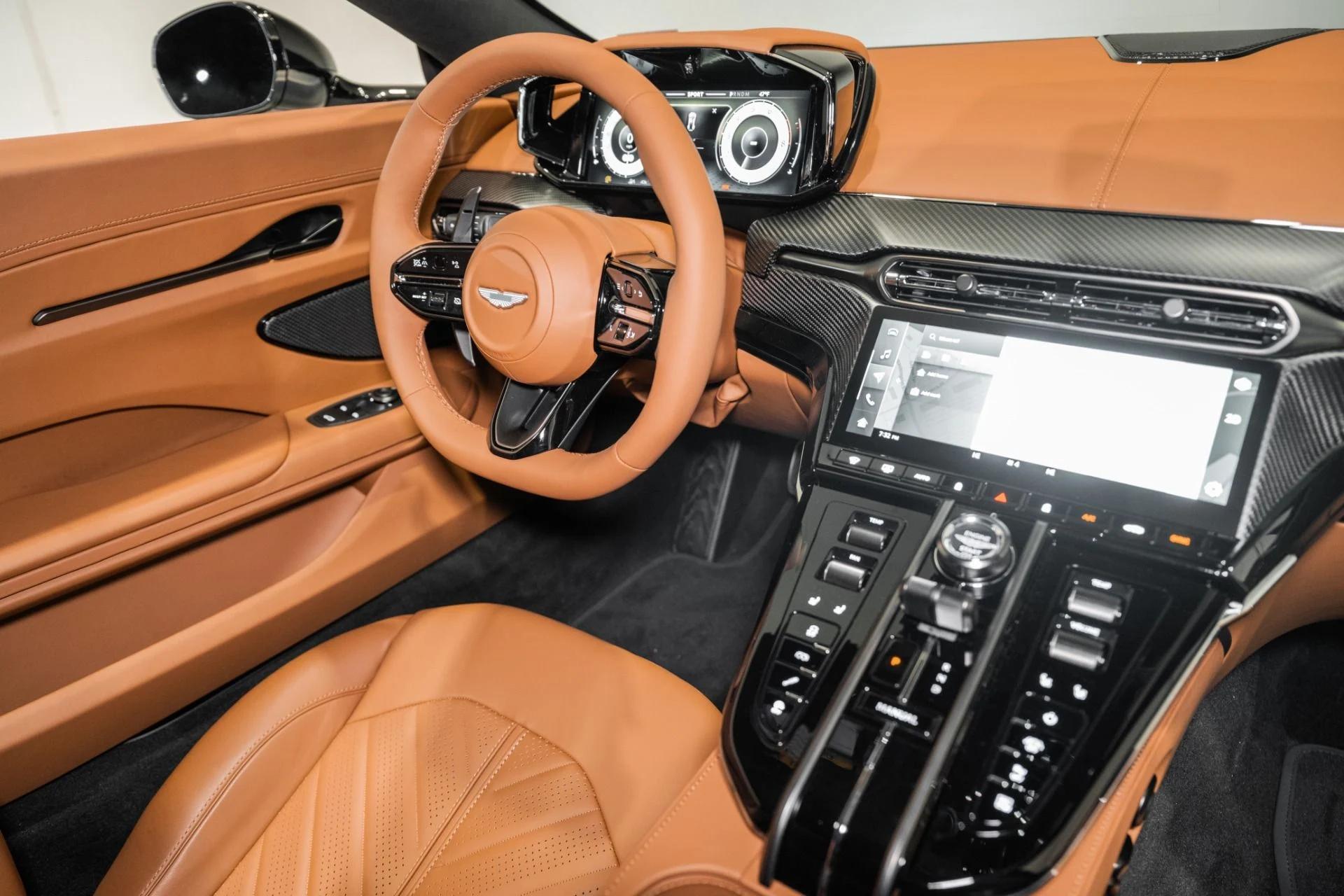 mph016_3776073293_New_2026_Aston_Martin_Vantage_S_Coupe_1767380172_5c367ce7f3