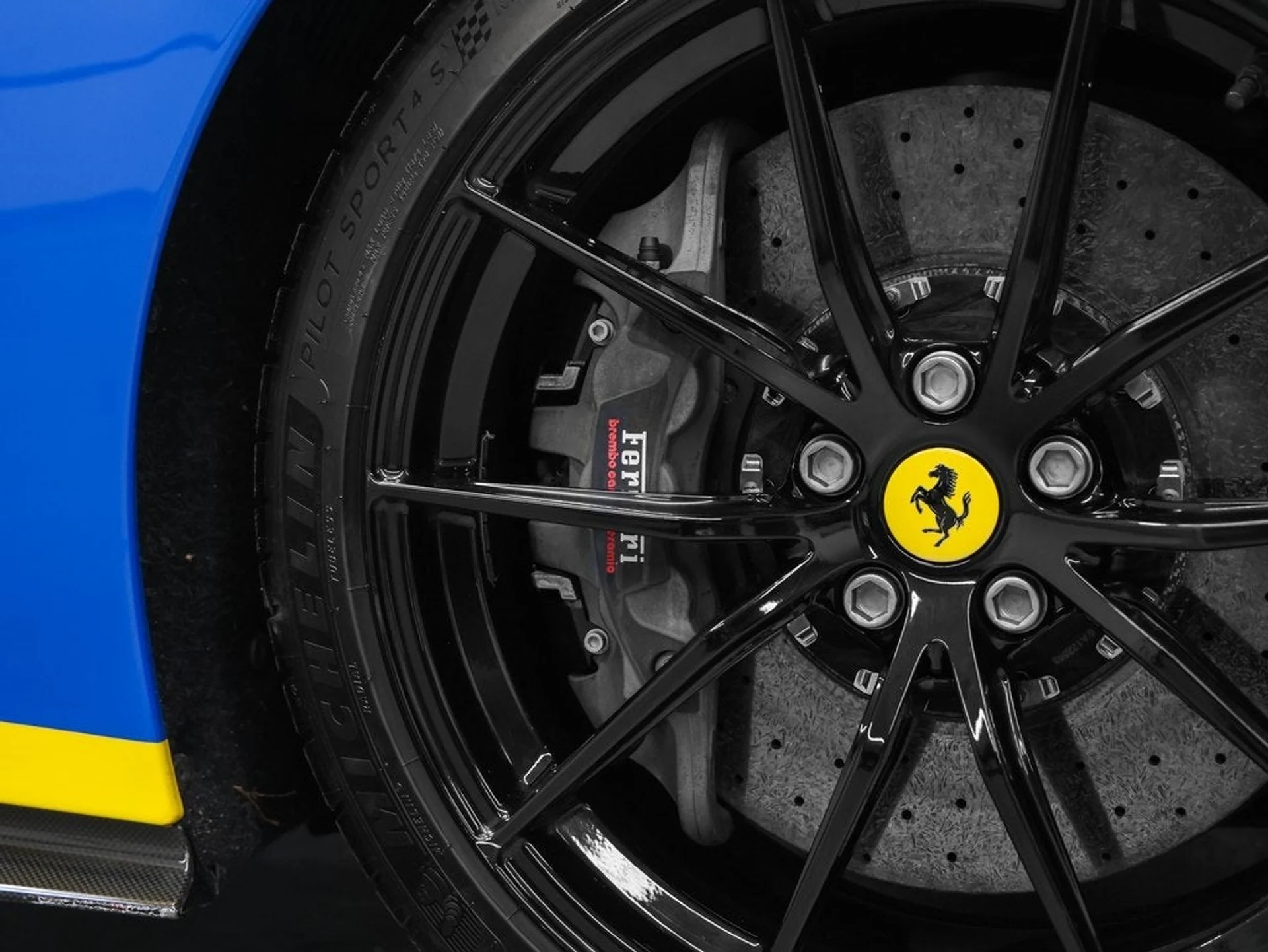 mph016_3785122263_17_db6976271a