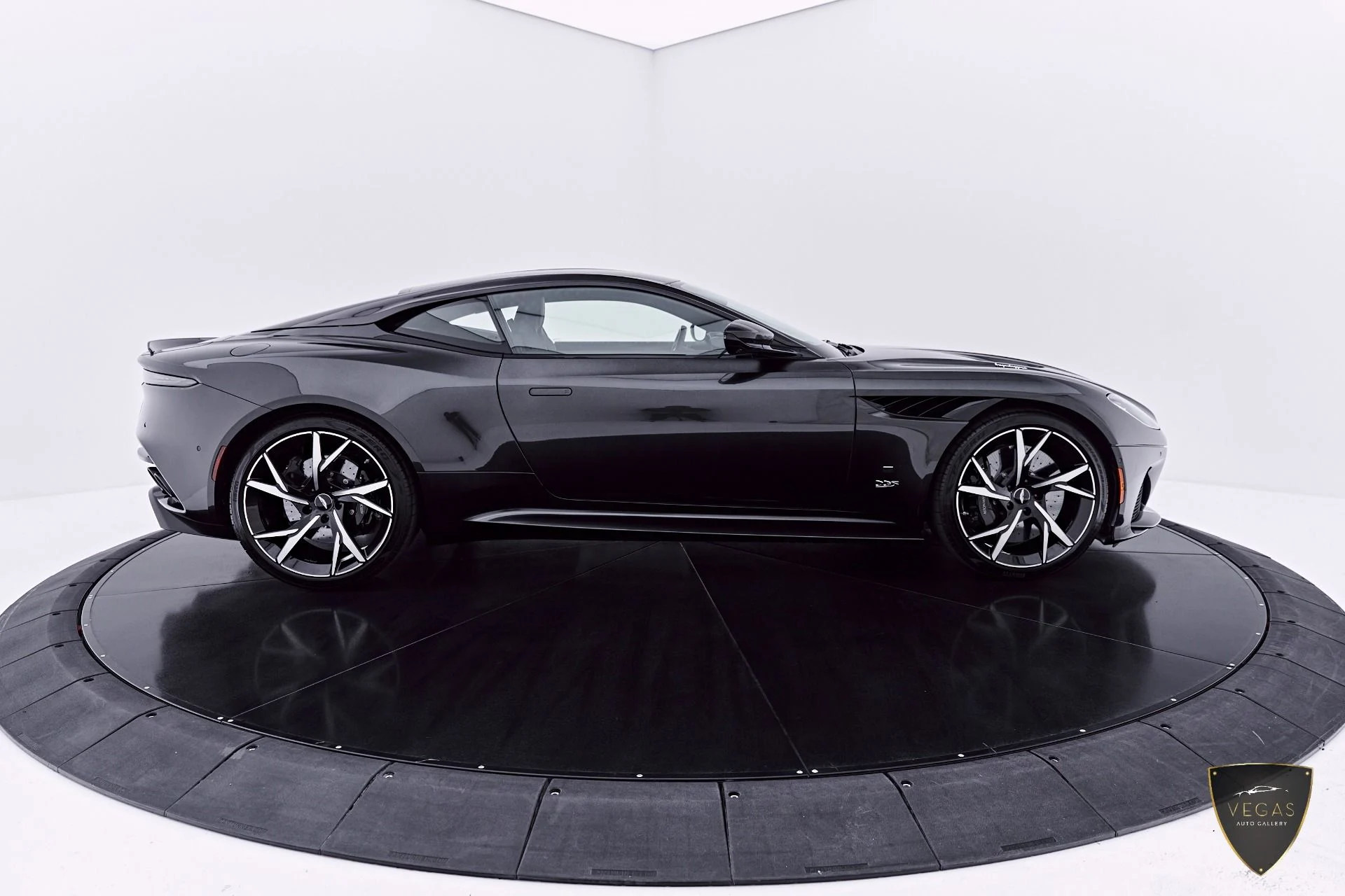 mph016_3788858388_Used_2021_Aston_Martin_DBS_Superleggera_1785181487_b55634966b