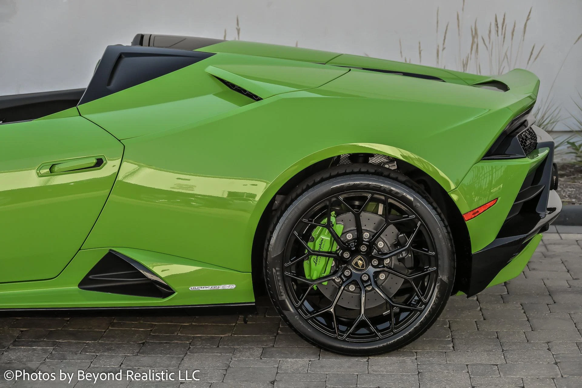 mph016_3798830015_Used_2024_Lamborghini_Huracan_EVO_Spyder_1759824947_215139c992