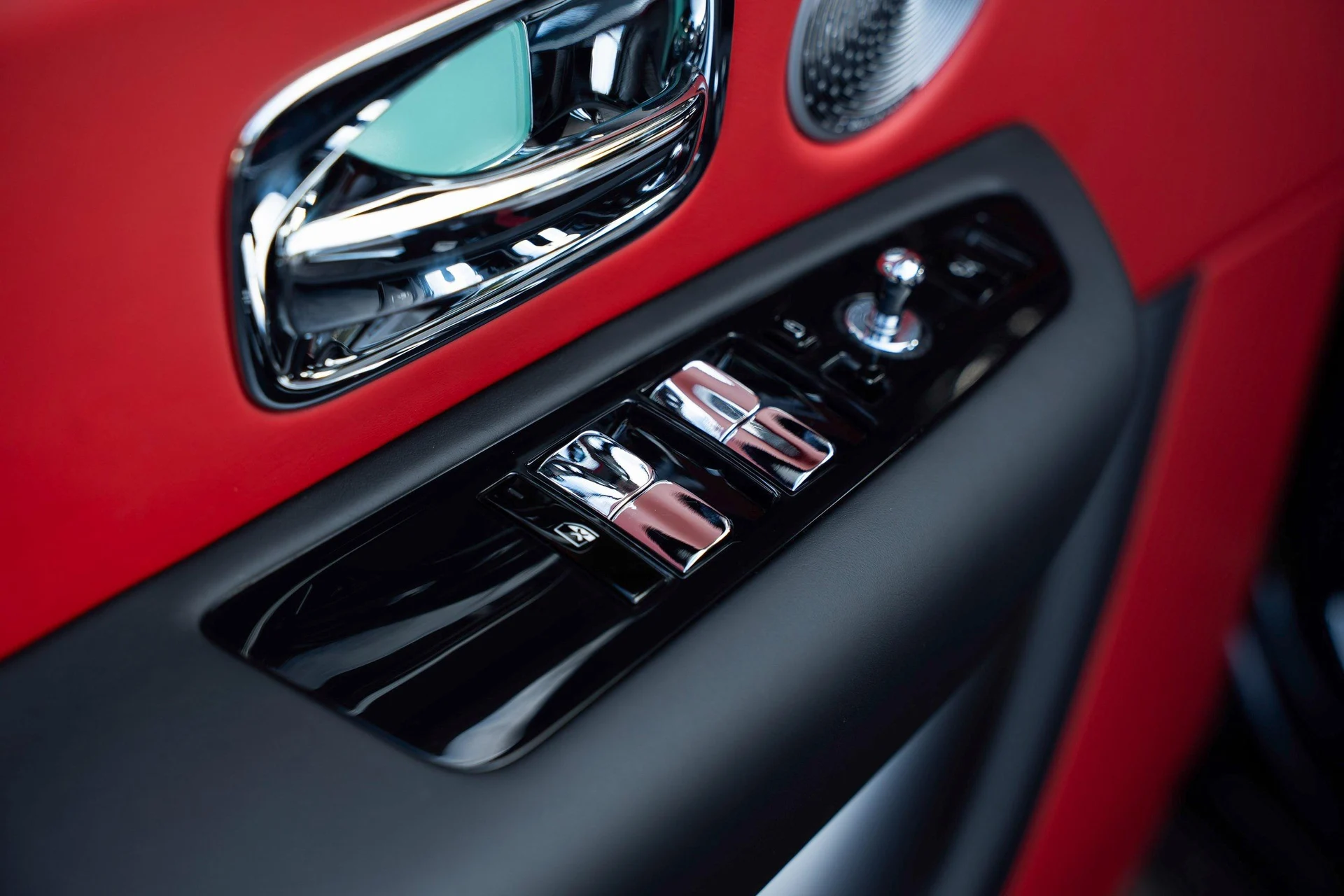 mph016_3803439913_459512611_695cc17f8f3ee920bf51873f_9aaeea7226