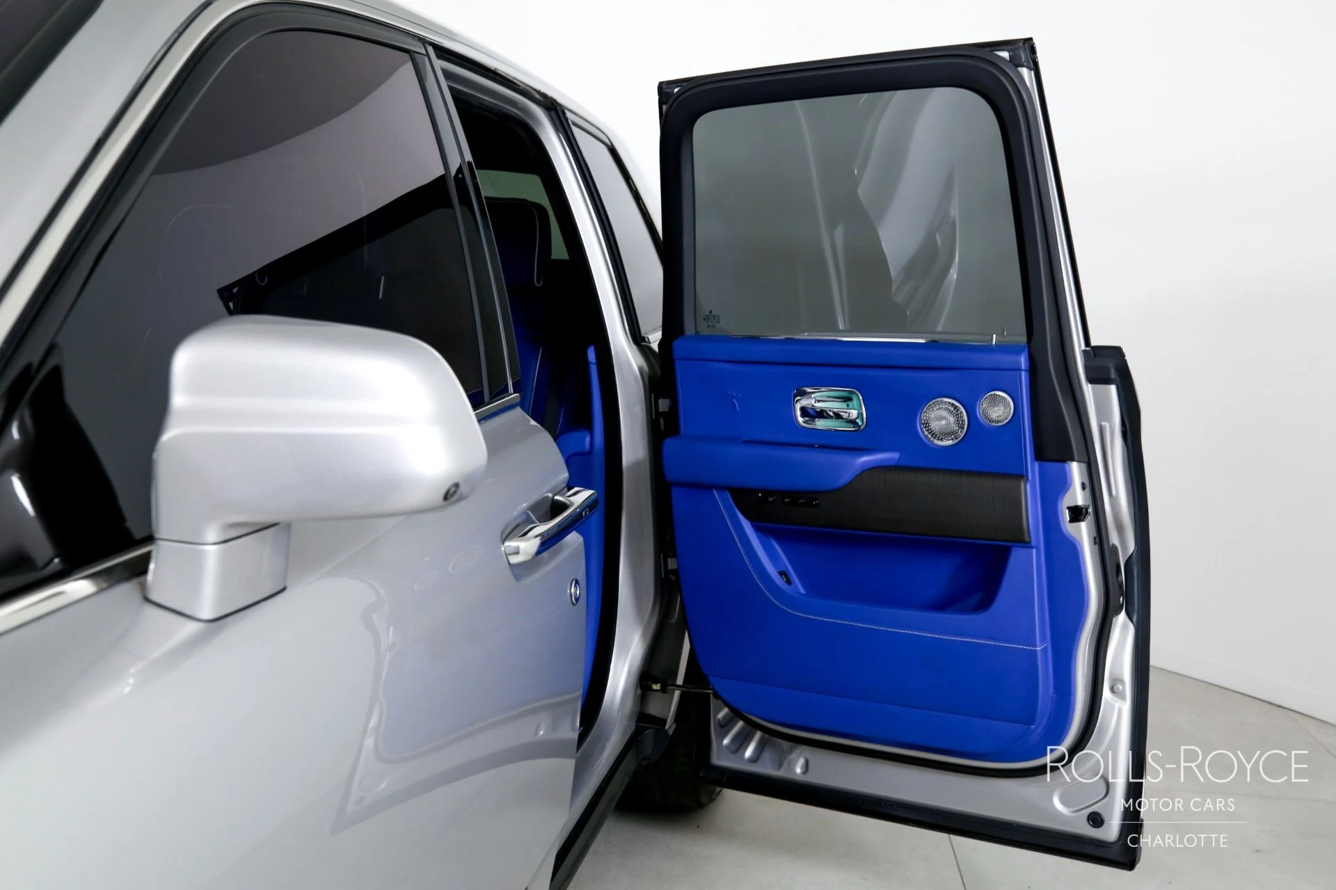 mph016_3807188599_Used_2021_Rolls_Royce_Cullinan_1771363967_fd474c198c