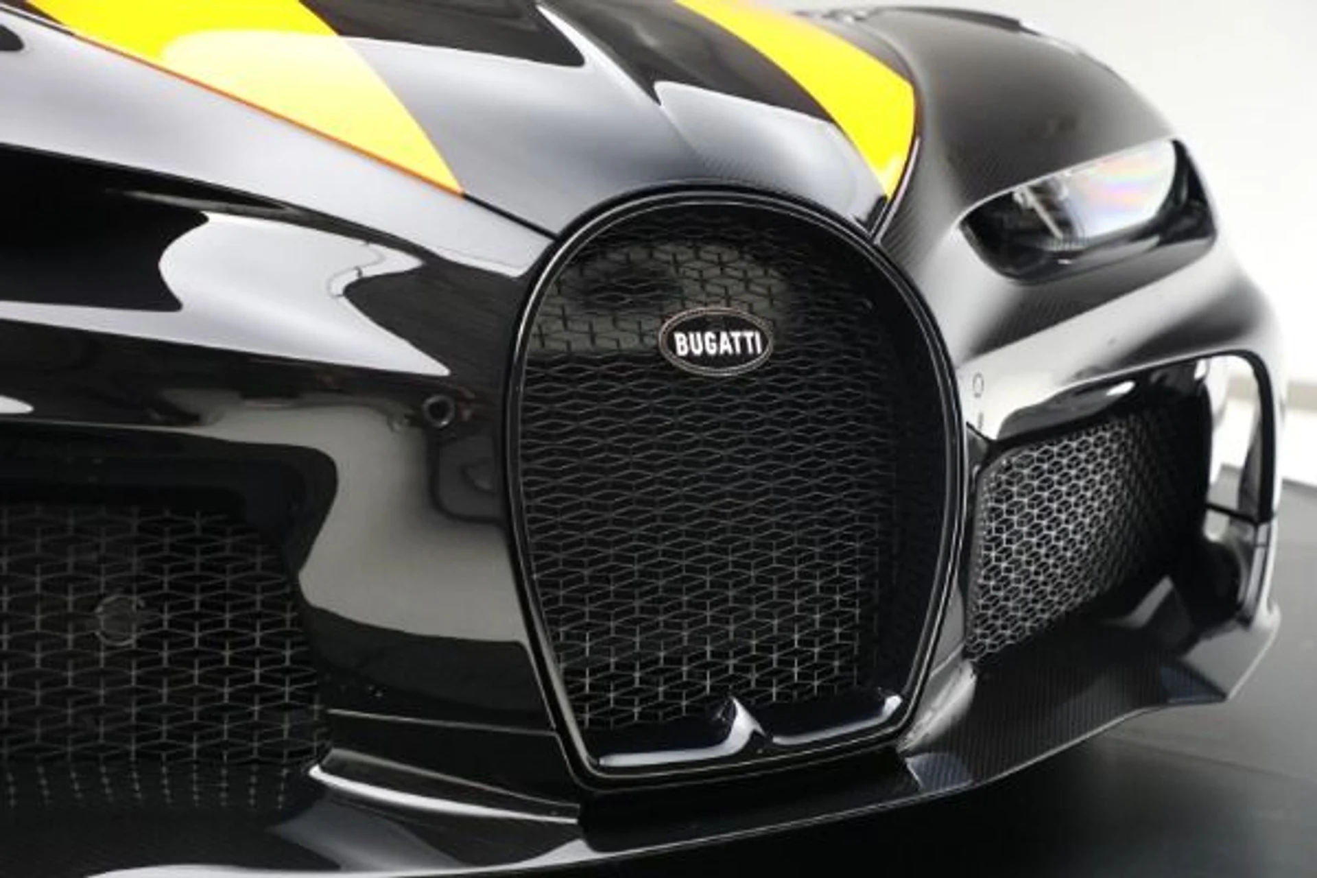 mph016_3808640546_Used_2022_Bugatti_Chiron_Super_Sport_87650630c0