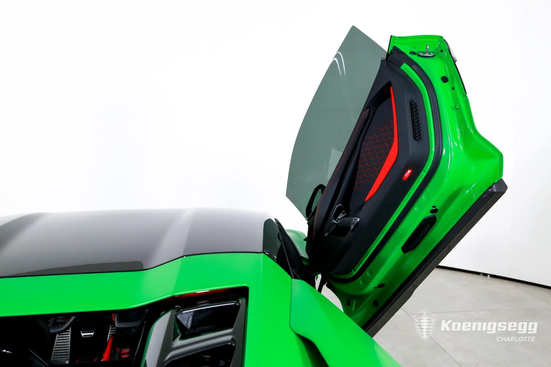 mph016_3808839004_Used_2024_Lamborghini_Revuelto_1774640999_32786d52c7