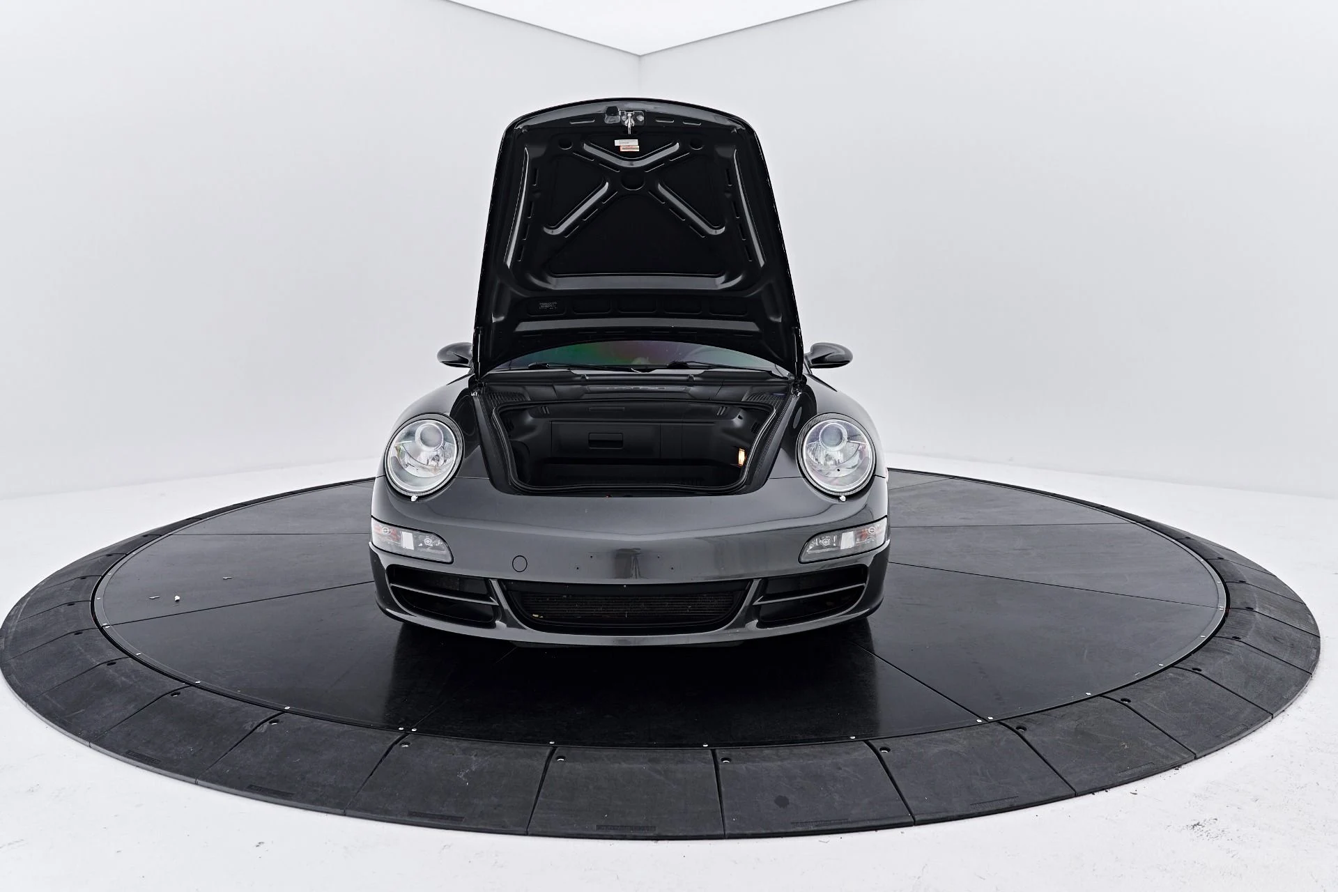 mph016_3815120520_Used_2005_Porsche_911_Carrera_S_1791837279_7f659e53d0