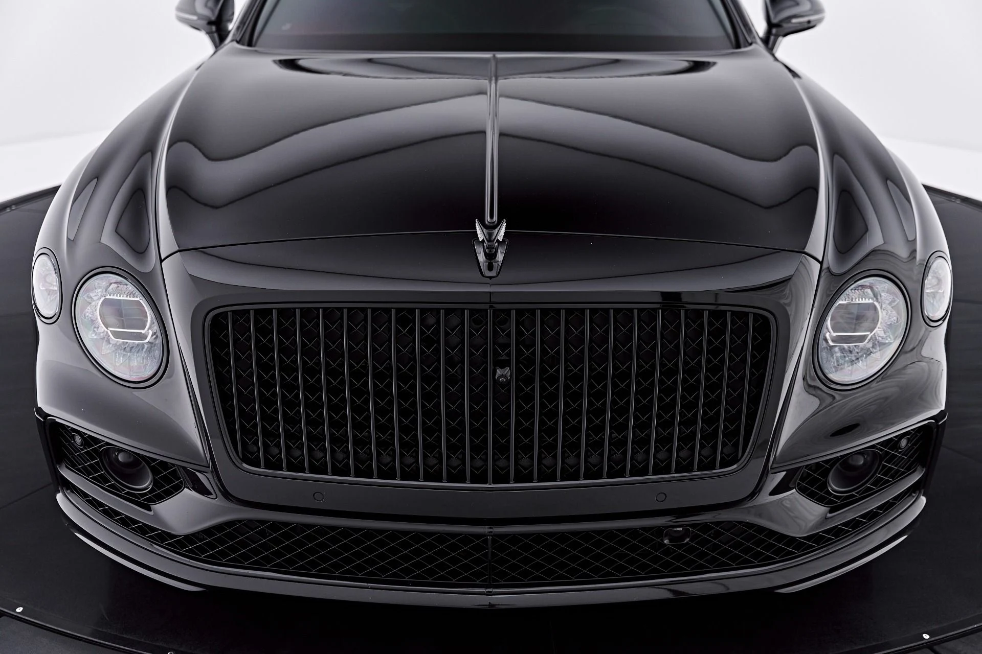 mph016_3820148347_Used_2023_Bentley_Flying_Spur_V8_1789628056_5c2d75abab