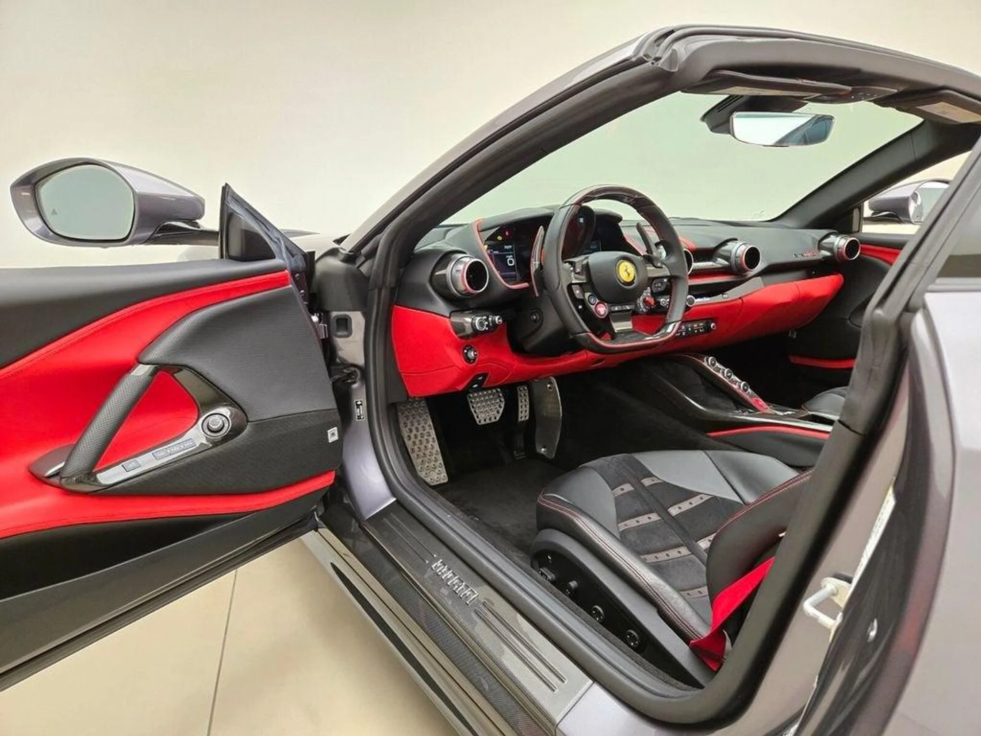 mph016_3823181890_Used_2022_Ferrari_812_GTS_1777383832_8560d7a064