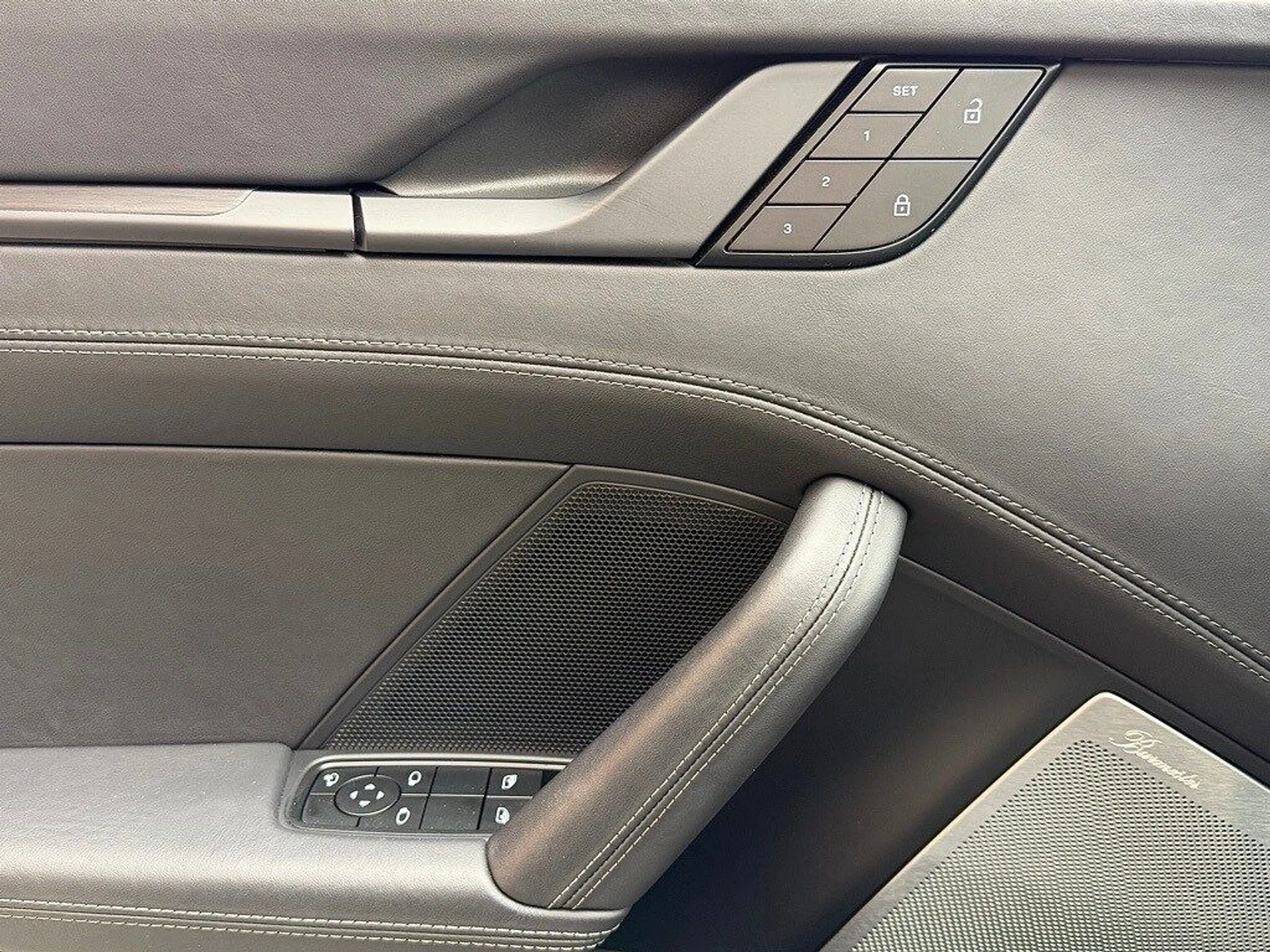 mph016_3829279231_ae8feab6fdc156d273a96e24970f4385x_78dbadc173