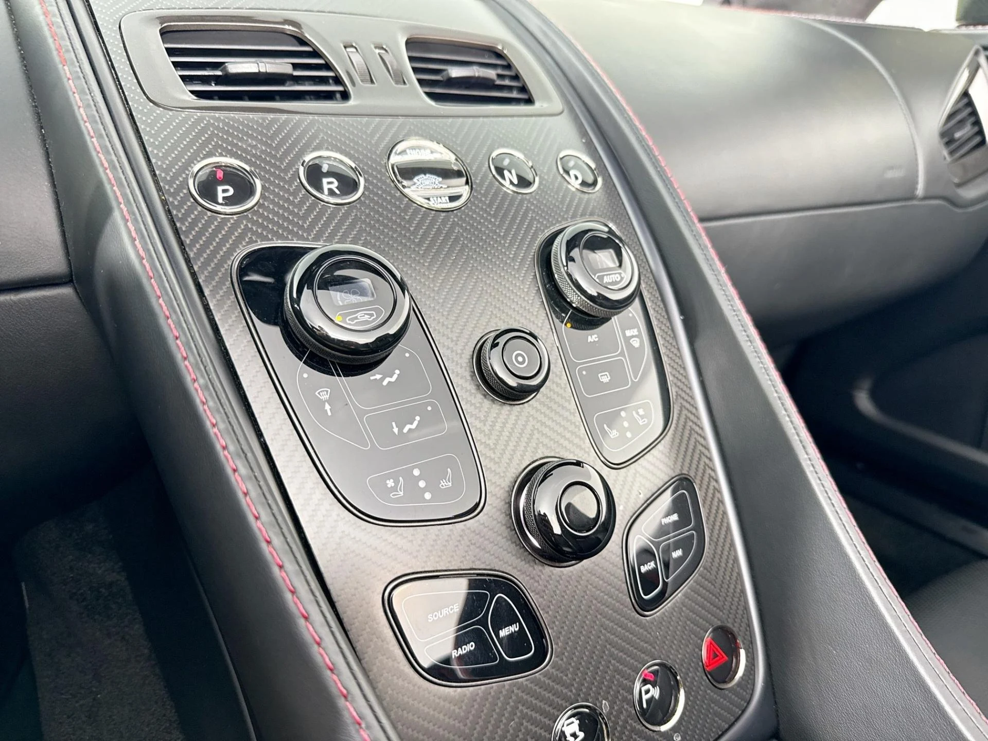 mph016_3834969955_Used_2015_Aston_Martin_Vanquish_Volante_1782334086_9a95bcaeec