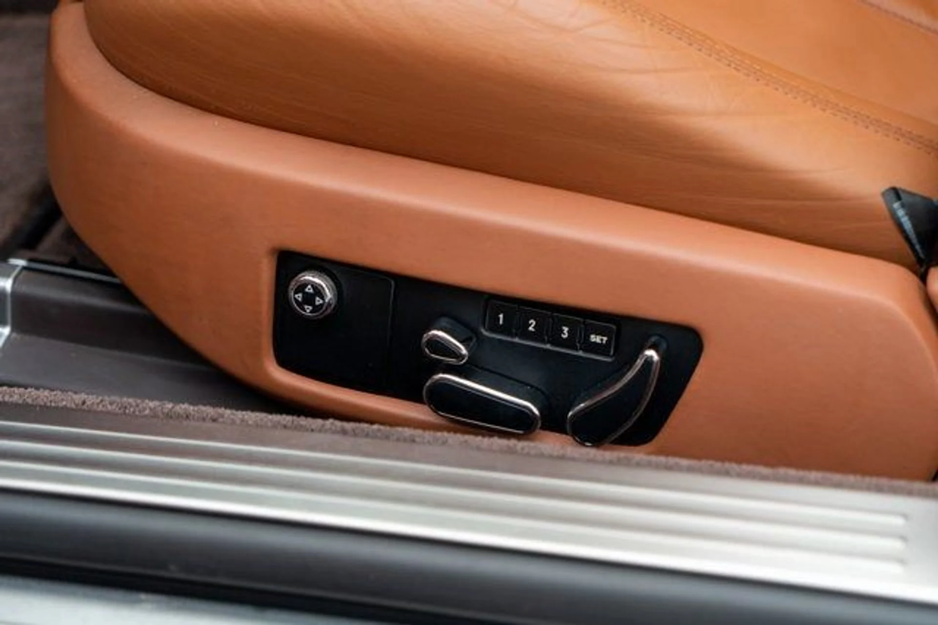 mph016_383640751_17_b5373be384