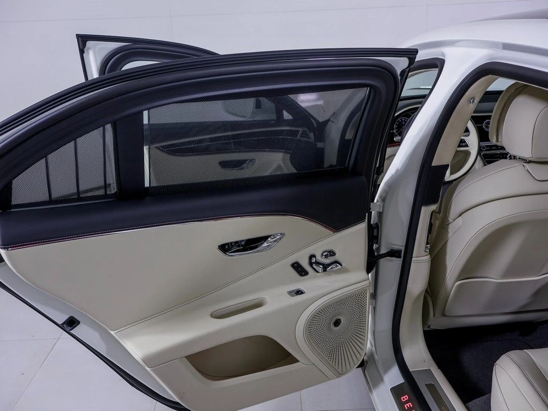 mph016_3839602686_4309f025d530f9a0bb3594be0426b7c4x_b0021f87bc