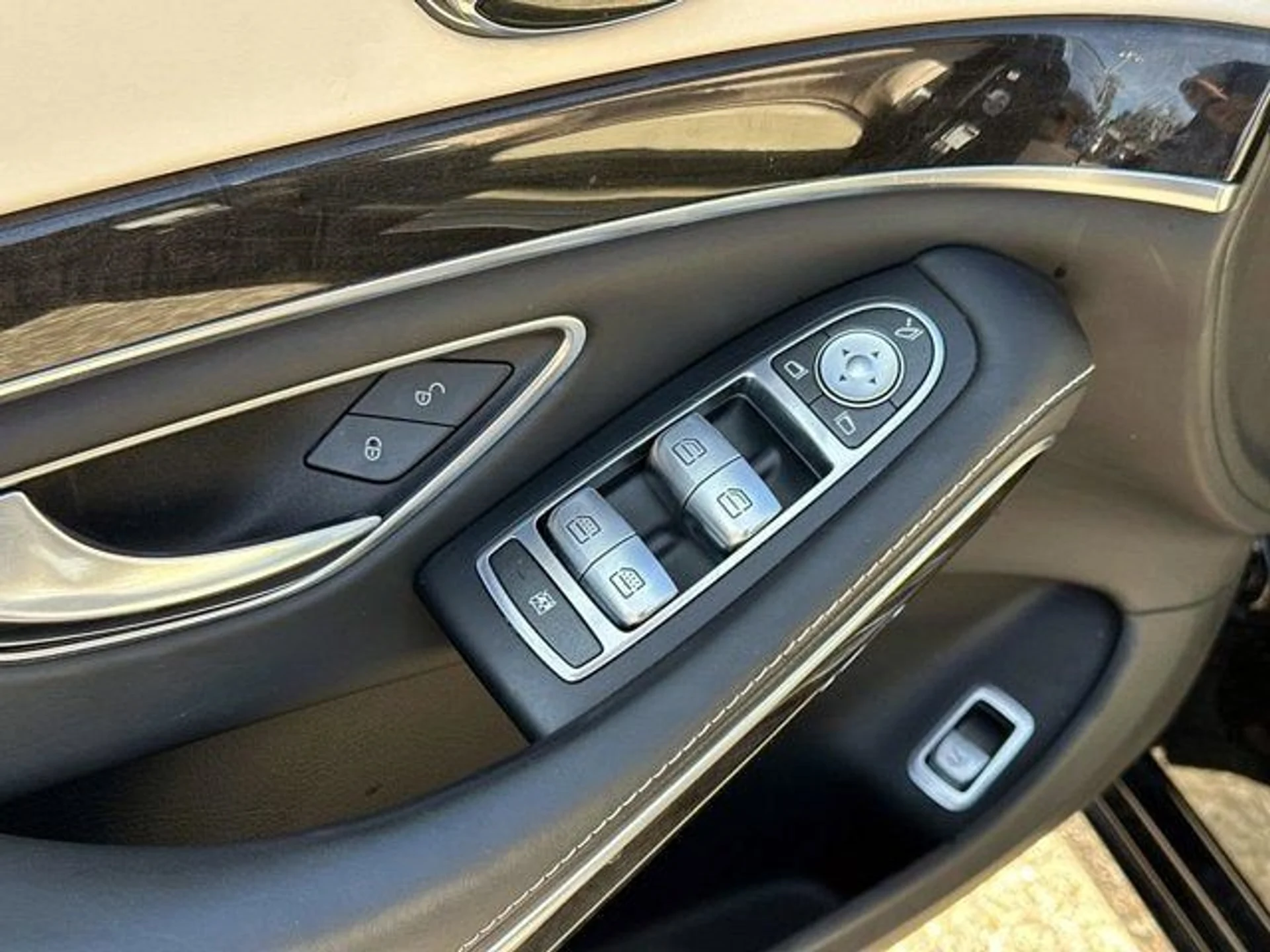 mph016_3862720375_17_d837873090