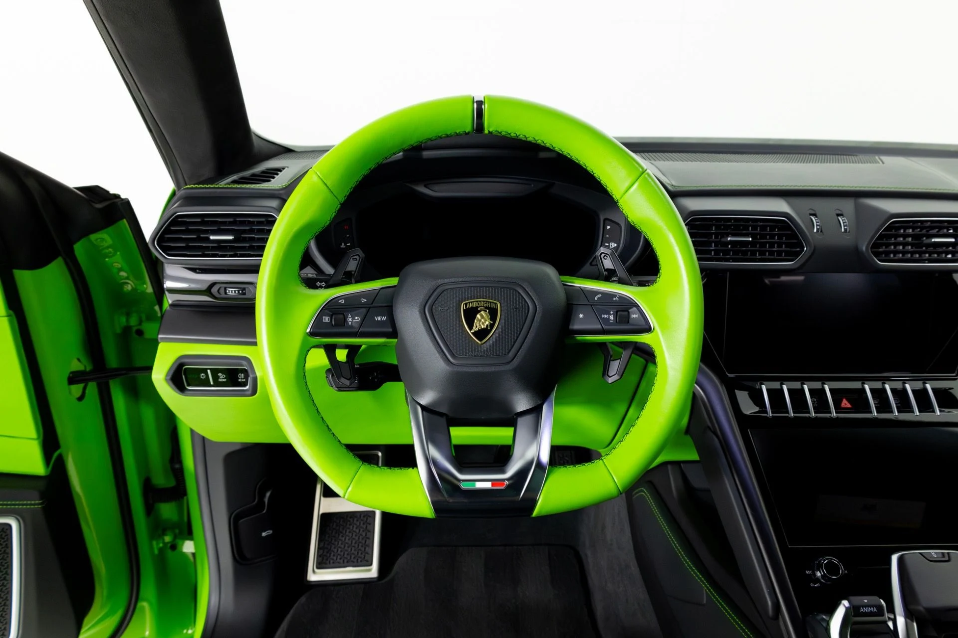 mph016_3867359579_Used_2023_Lamborghini_Urus_S_1769555052_148d41b76f