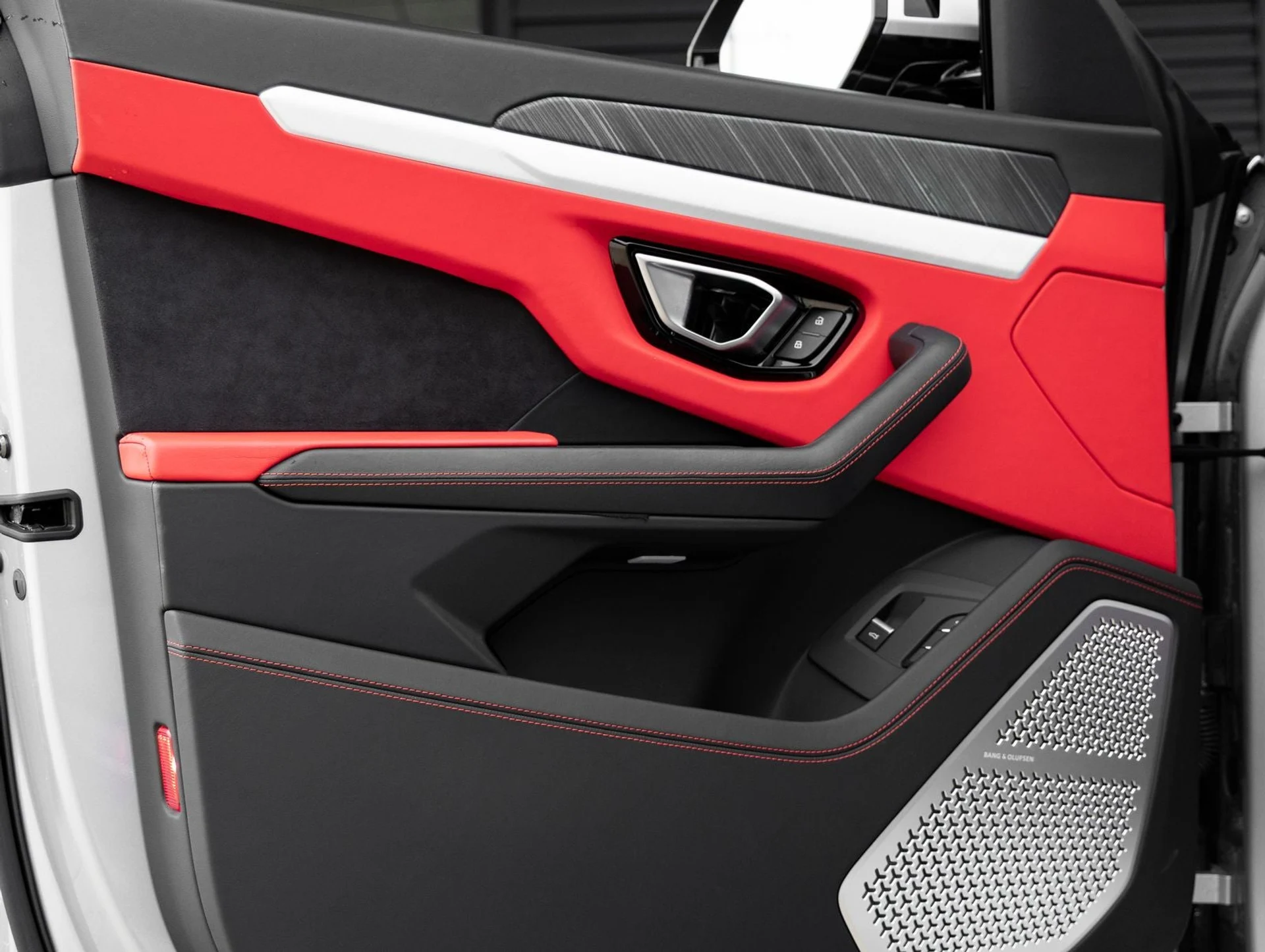 mph016_386853919_17_6ae48022af