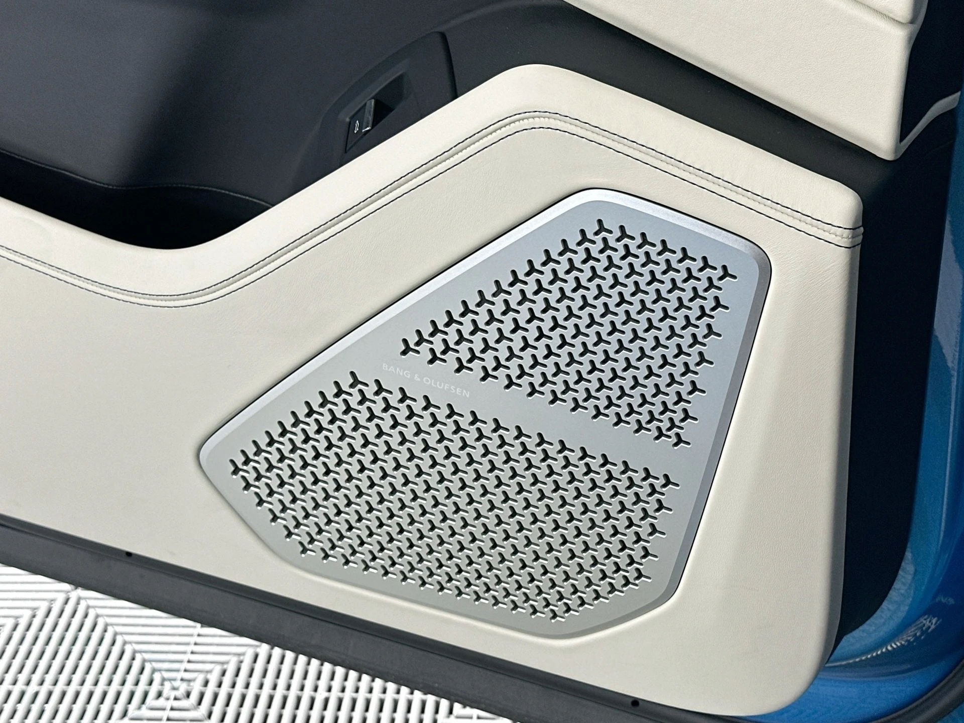 mph016_3873108994_17_f8d9af00ed