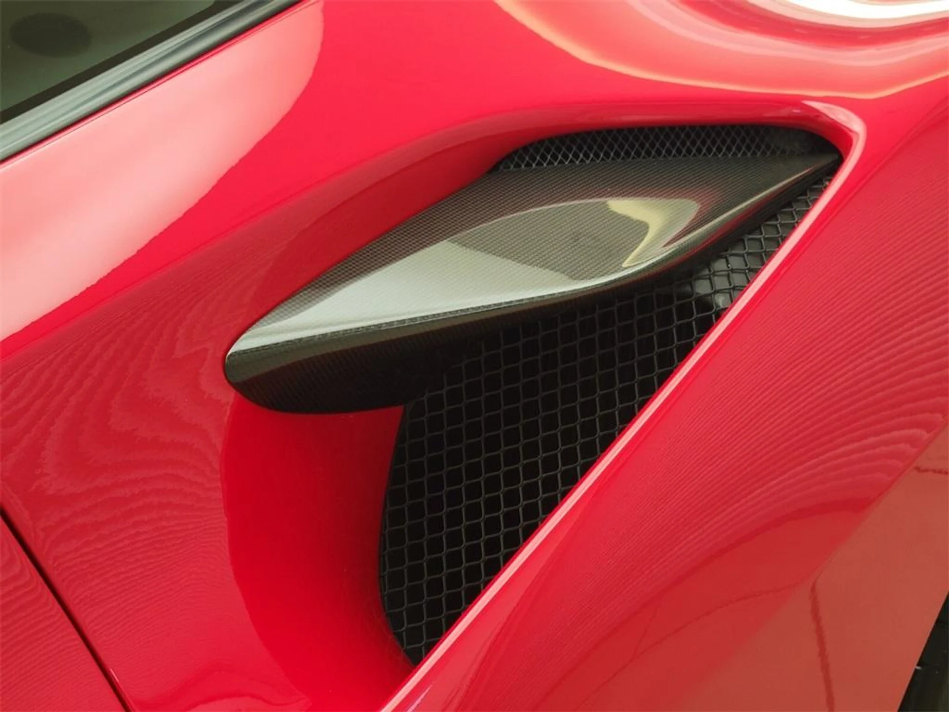 mph016_3880666630_Used_2020_Ferrari_F8_Tributo_1716042521_ebb801f495