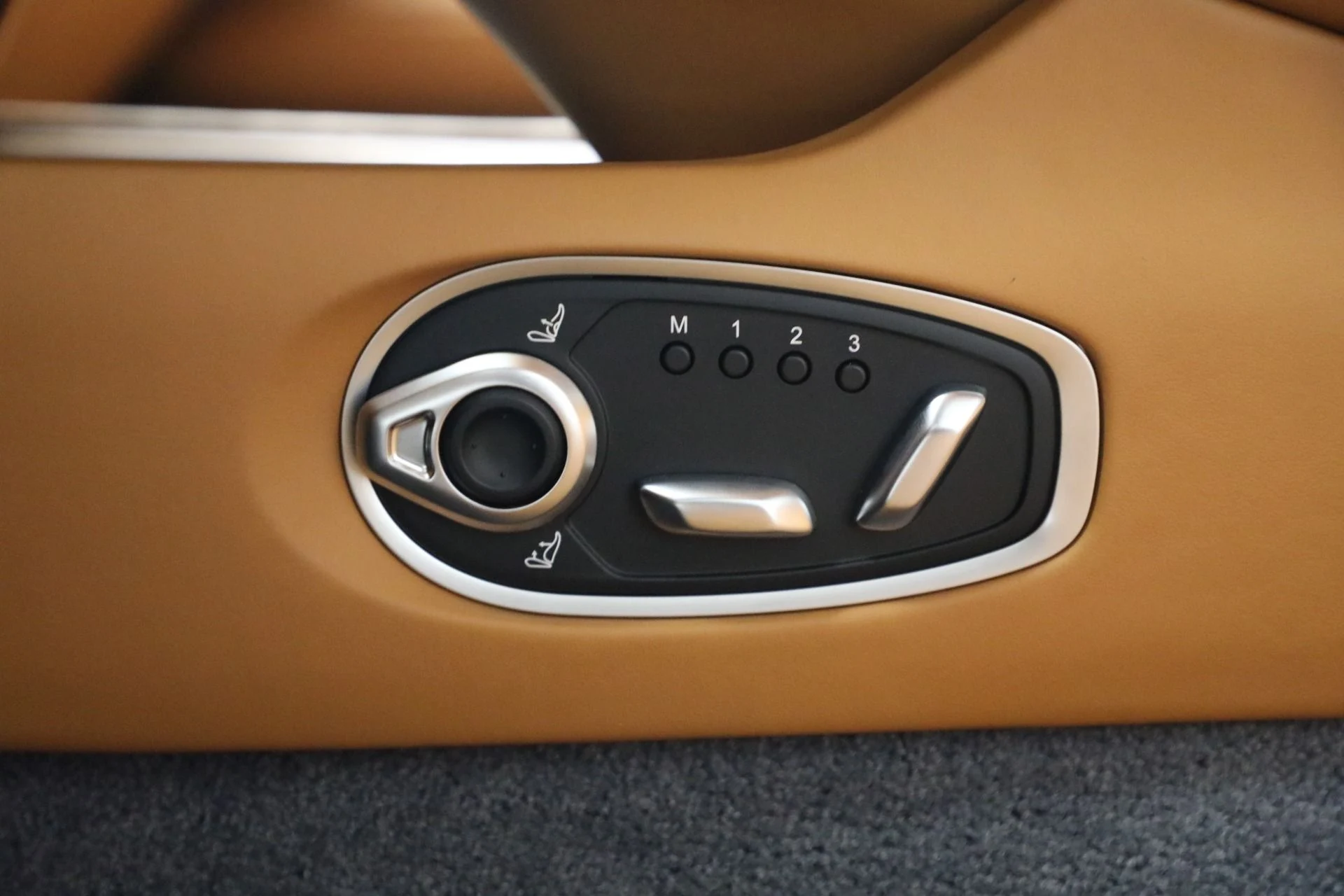 mph016_3884891687_New_2025_Aston_Martin_DB_12_V8_7884f9bf0c