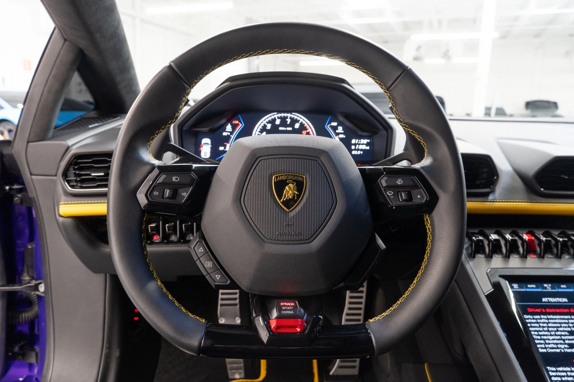 mph016_3893661680_Used_2023_Lamborghini_Huracan_EVO_1759348763_715d5289e1