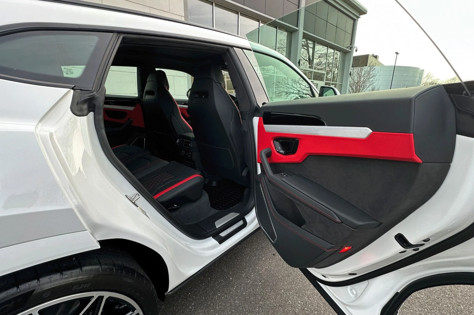 mph016_3896606353_New_2025_Lamborghini_Urus_SE_1765534314_e32a3ad12f