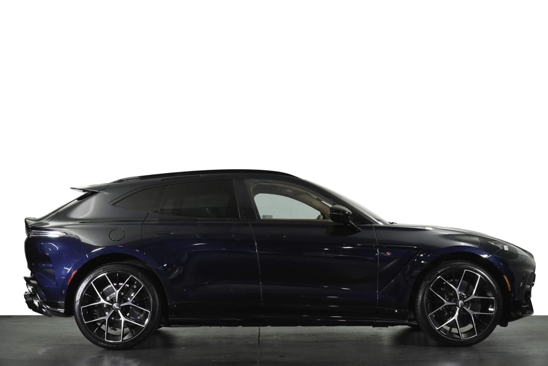 mph016_3897740999_New_2026_Aston_Martin_DBX_S_1791412081_f7797cc55f