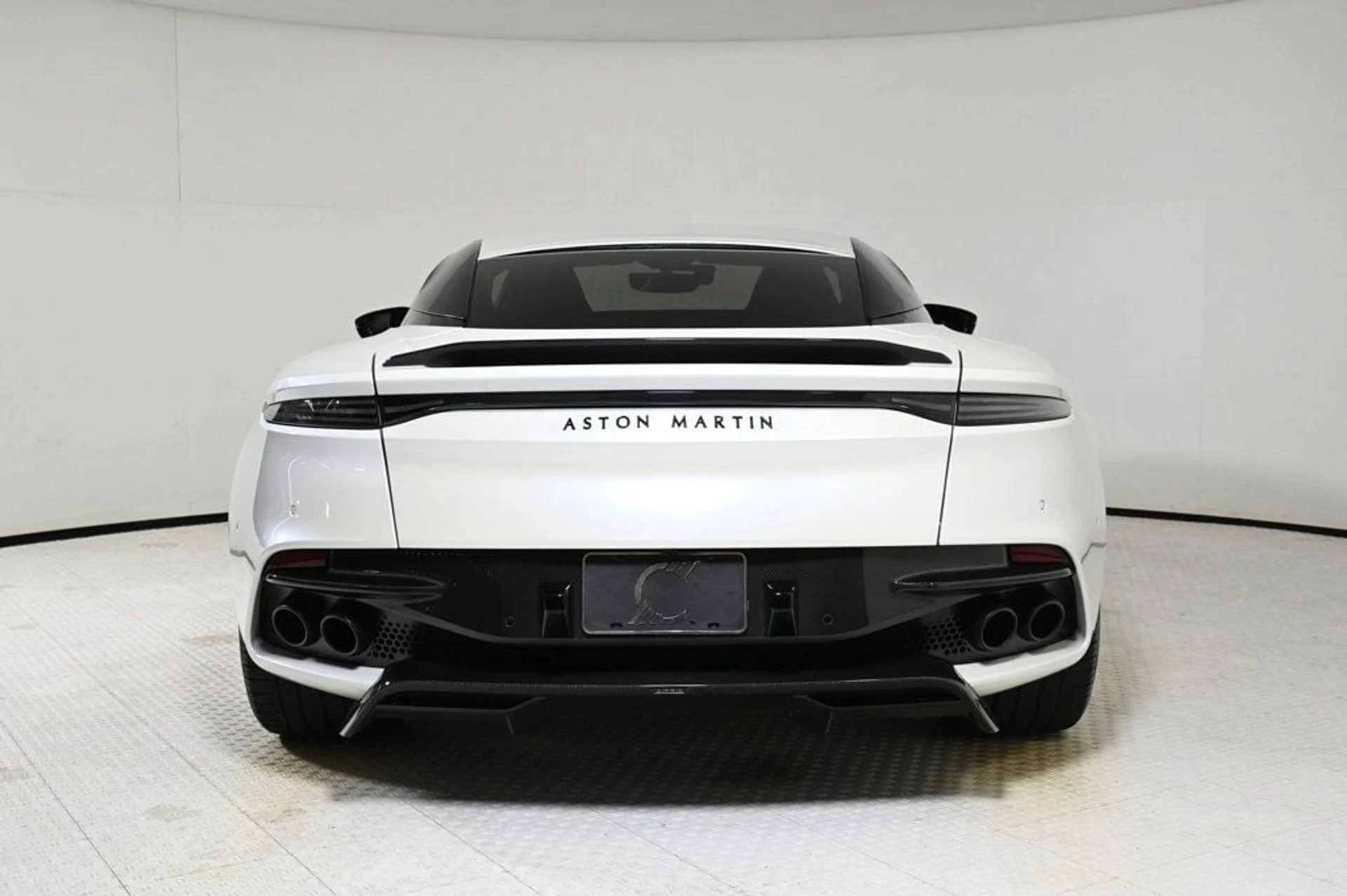 mph016_3898817311_used_2021_aston_martin_dbs_superleggera_11350_22941074_16_1024_d626e432d7
