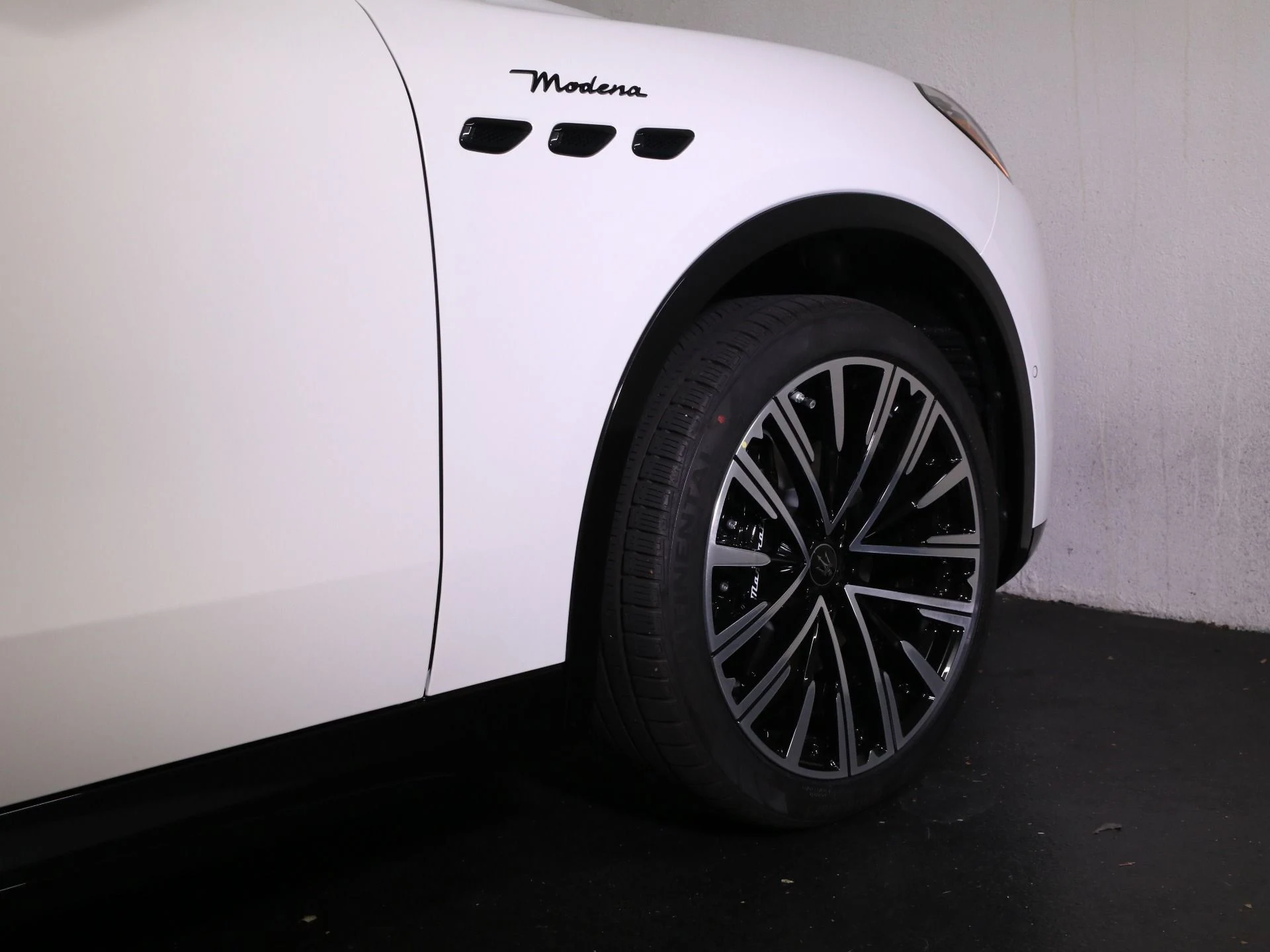 mph016_390985629_New_2025_Maserati_Grecale_Modena_1750292098_2138fdb698