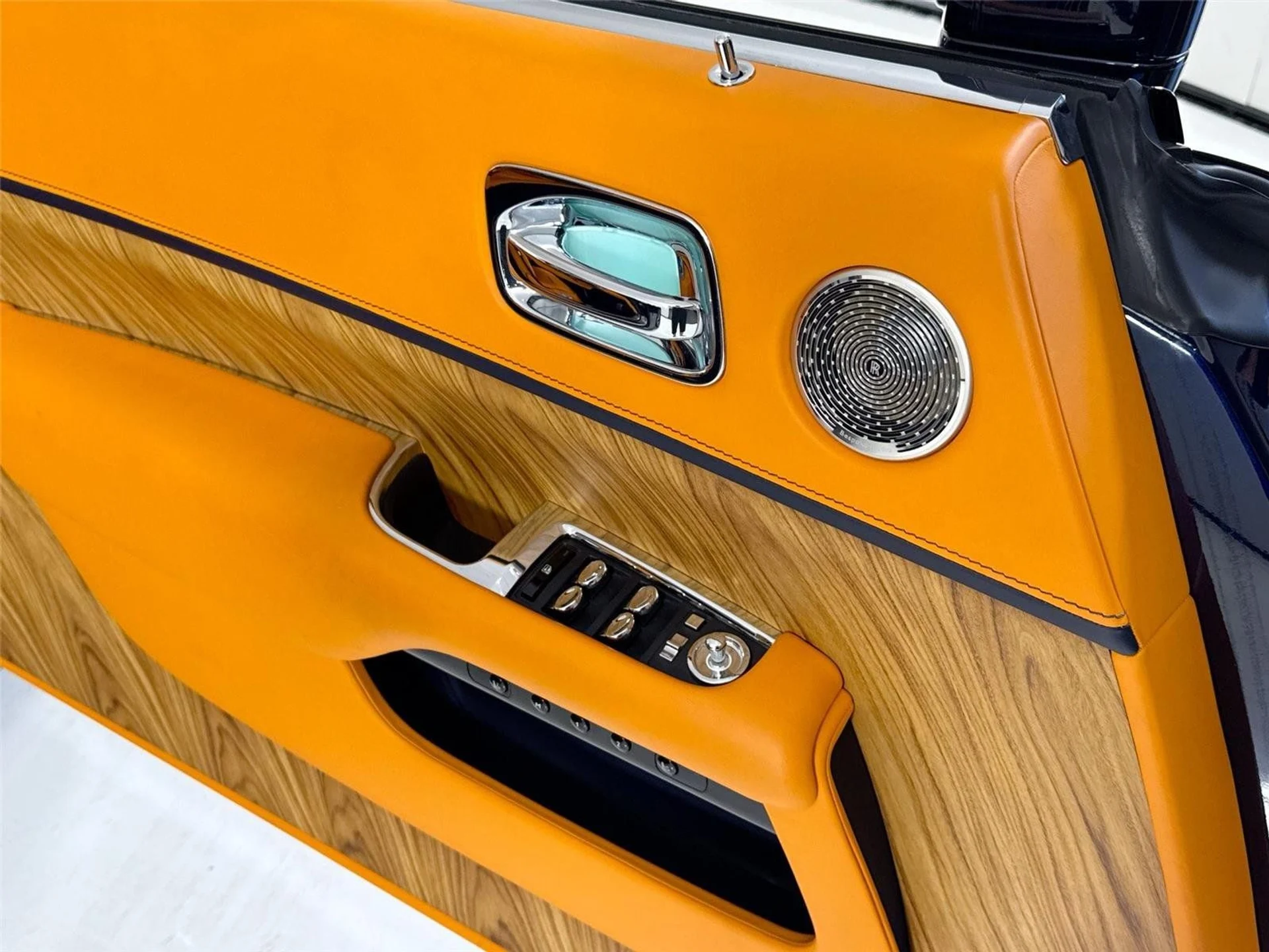 mph016_39112439_4ed875cfe01a8281eed2d25a22d2edc0_657fcdc3e3