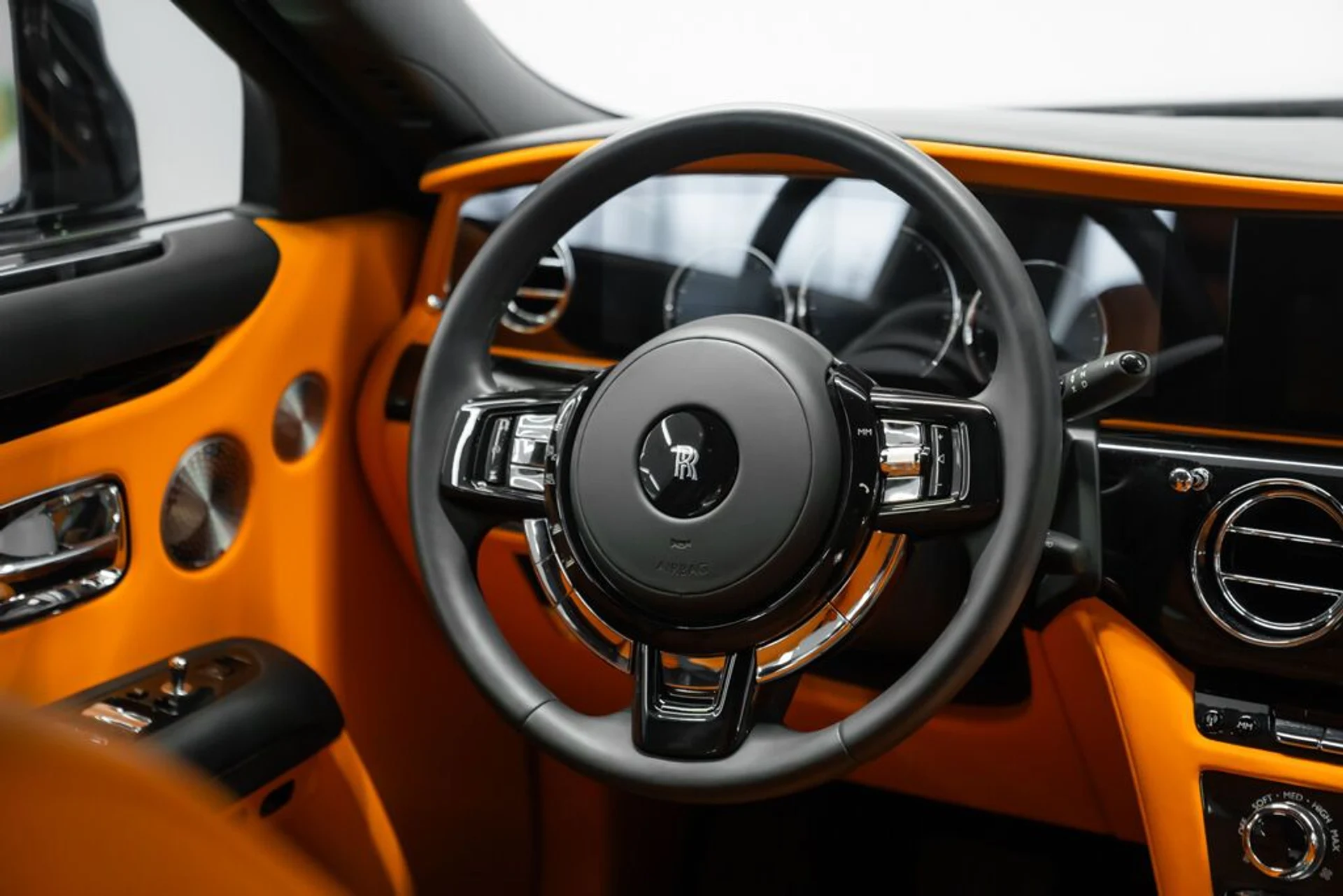 mph016_3916961884_rolls_royce_ghost_2021_jpg_v_1754355020_87a58c44c8