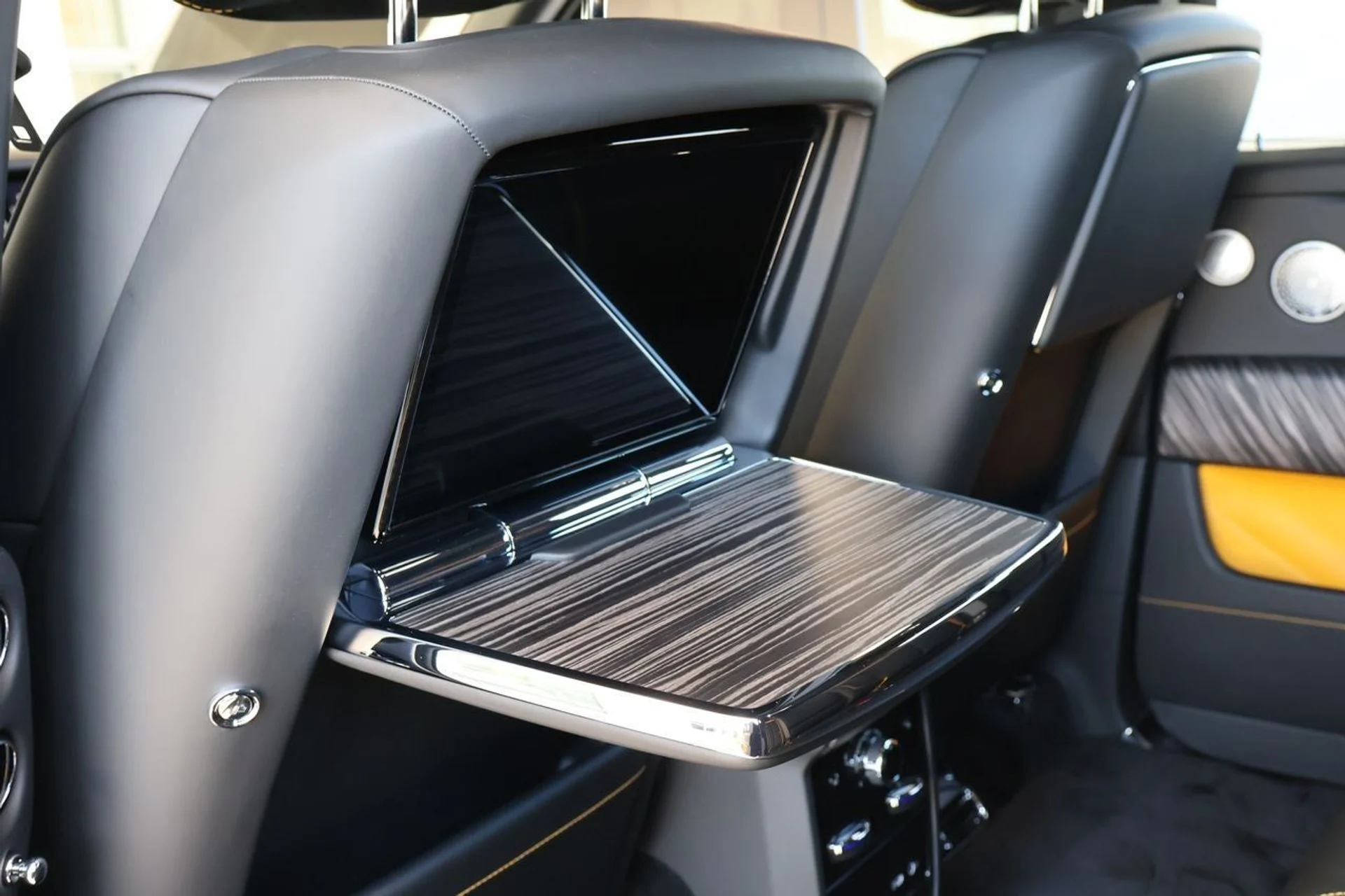 mph016_3918189676_17_5d6c33df6c