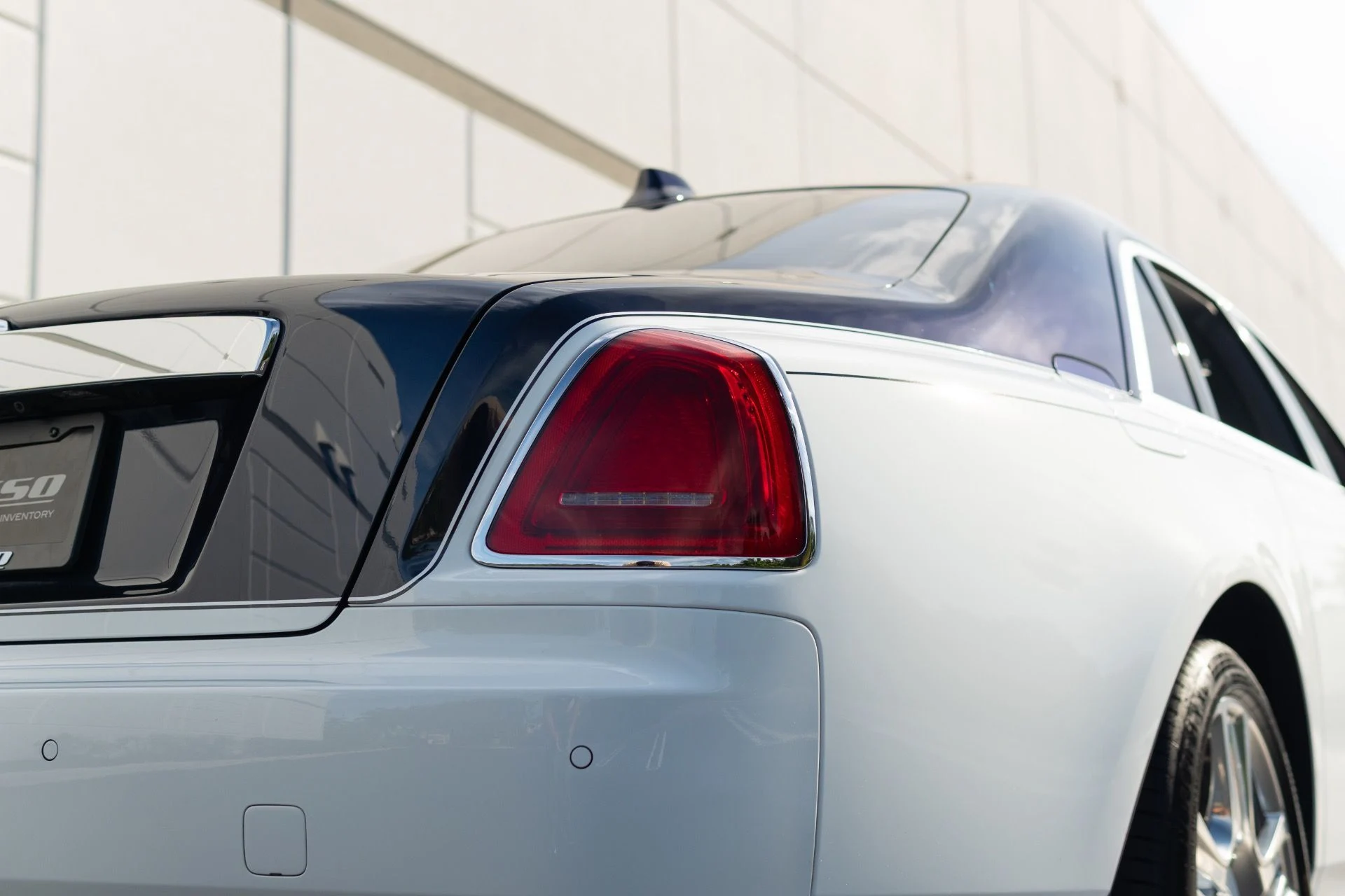 mph016_3918216625_Used_2018_Rolls_Royce_Ghost_1765824060_e3cf3370c8