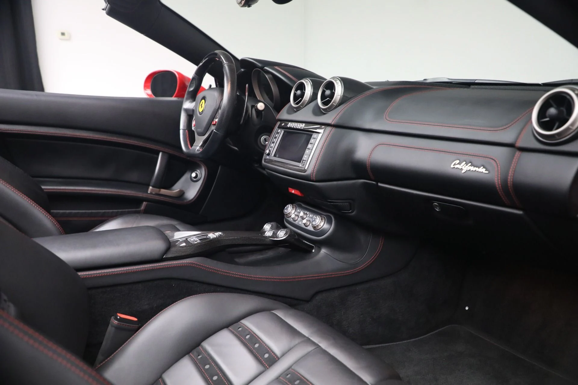 mph016_3918728395_Used_2014_Ferrari_California_30_1790957521_237254617f