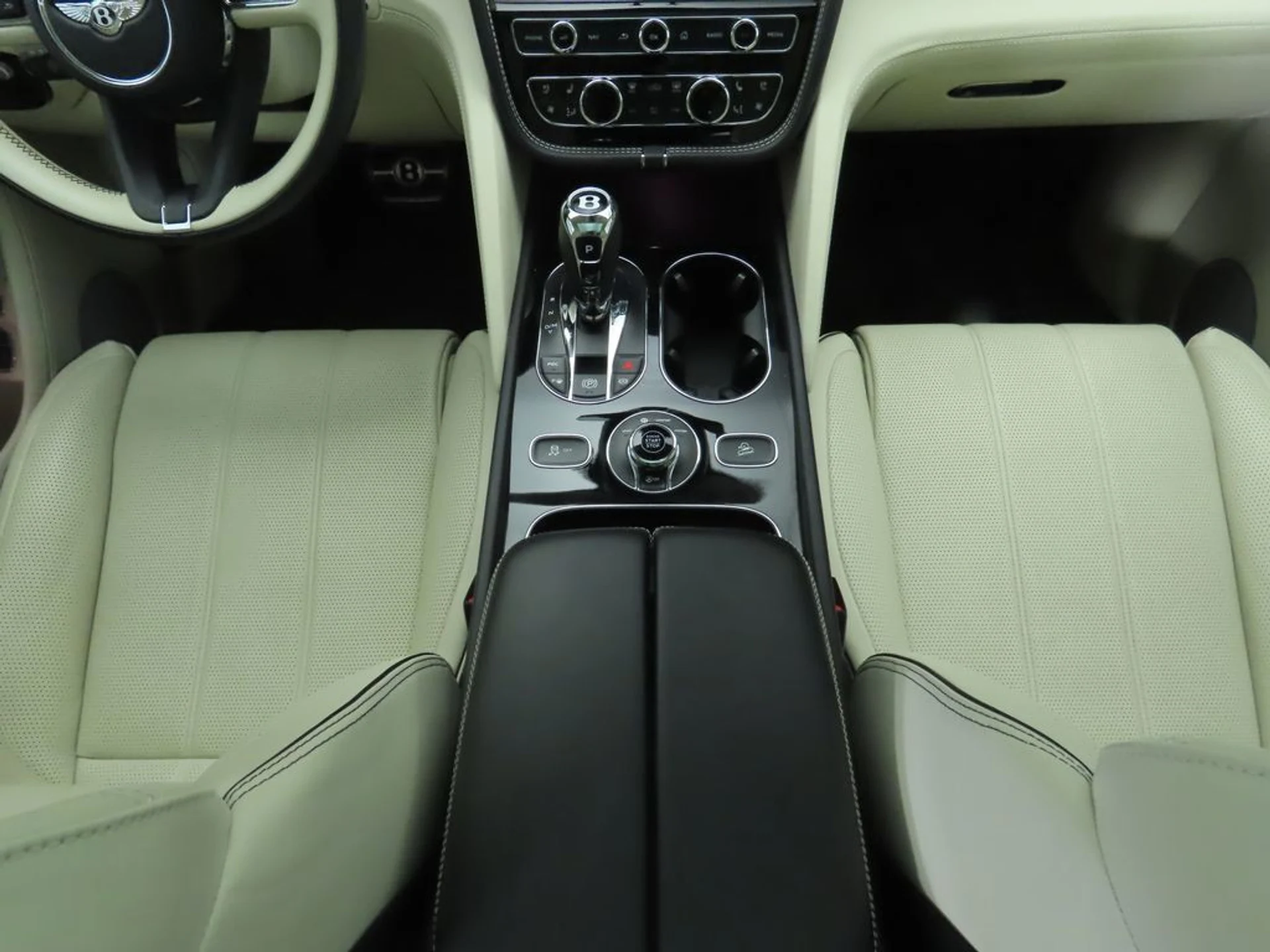 mph016_3929584147_used_2022_bentley_bentayga_v8awd_8119_22936219_17_1024_869996b8a3