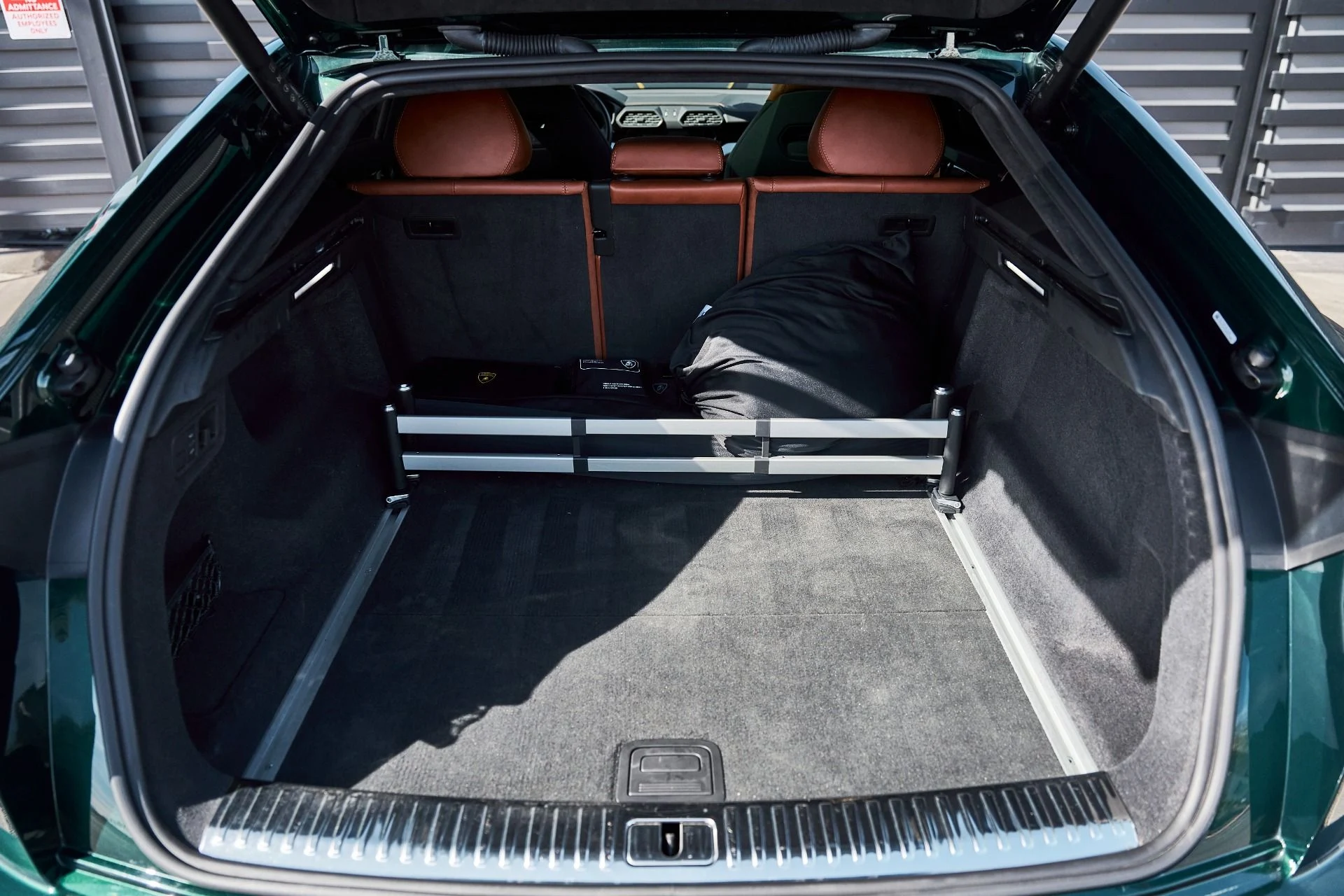 mph016_3939606043_Used_2023_Lamborghini_Urus_S_1771891281_6e24776b57