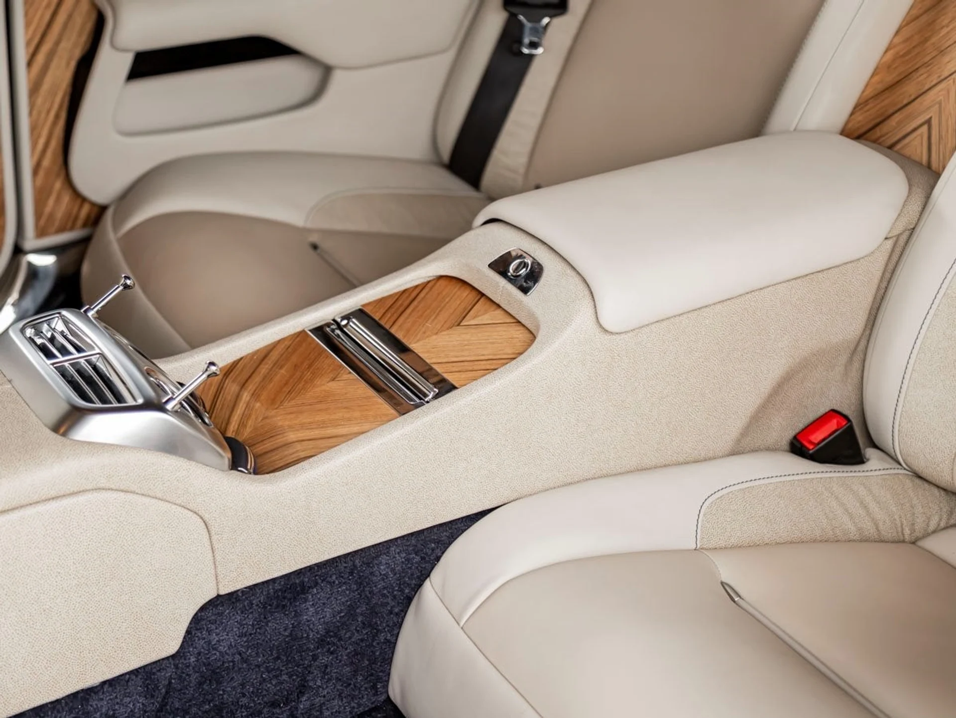 mph016_394083189_17_d2967cf2bc