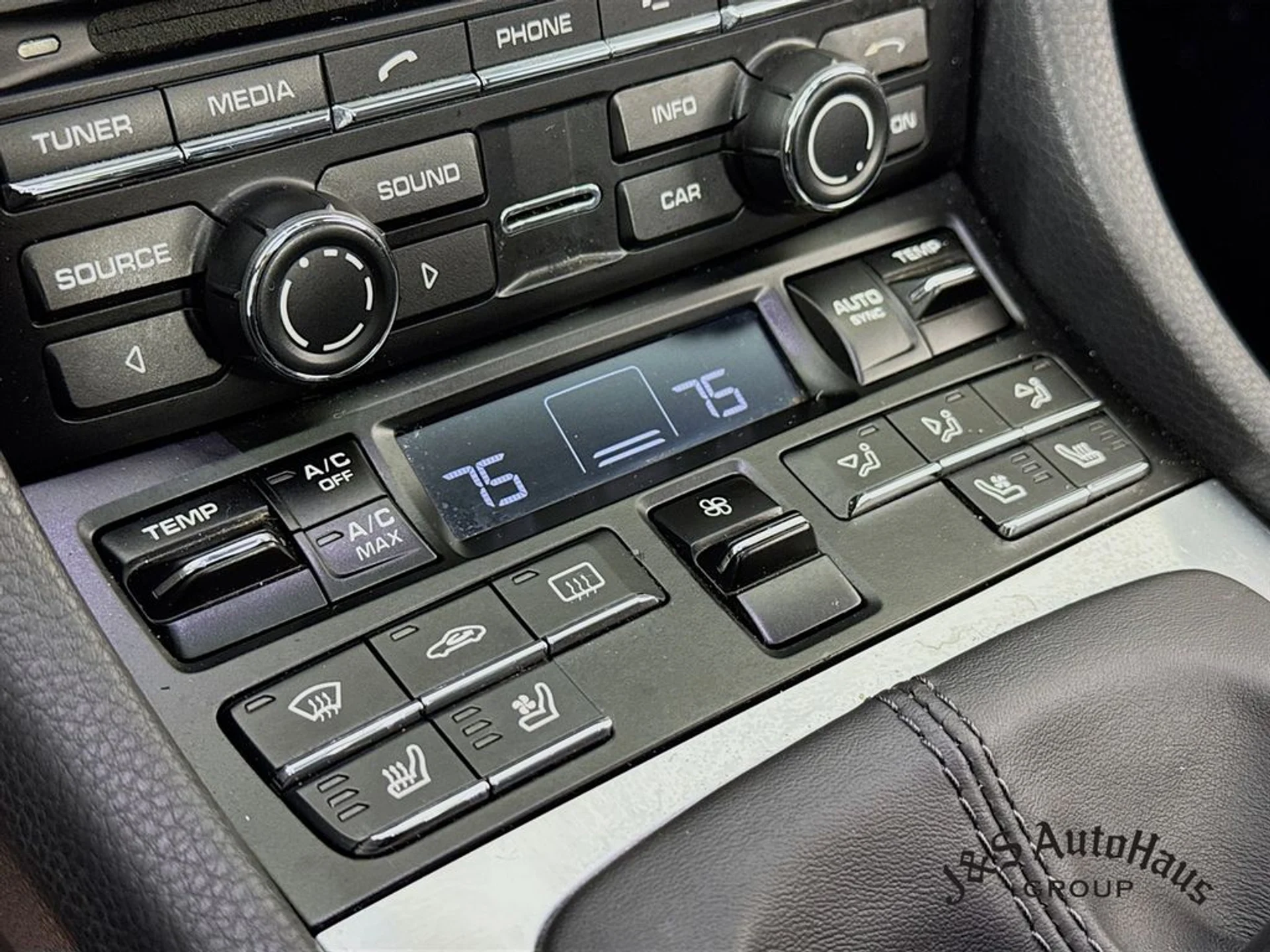 mph016_3941463444_6rrk0b7c5ij79lsdny2buy08mdao_6b4eff931f