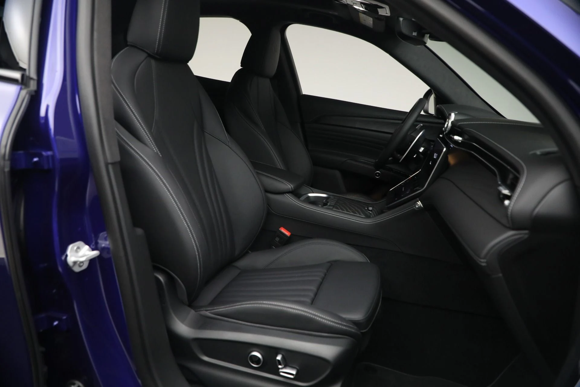 mph016_3944456630_New_2026_Maserati_Grecale_Modena_V6_1775583456_5e1e7d9949