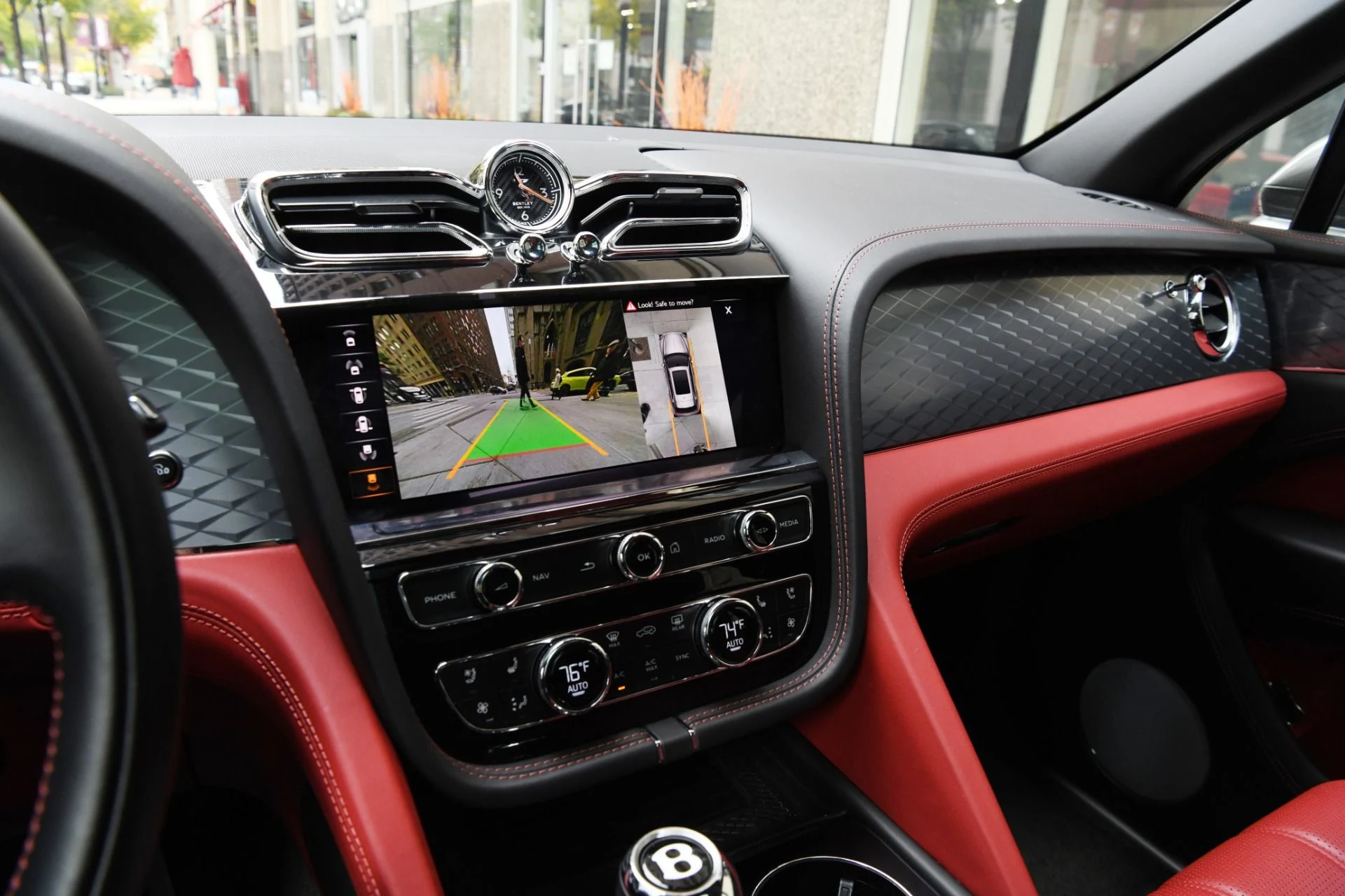 mph016_3954638203_Used_2021_Bentley_Bentayga_V8_1761946591_c2b7560d96