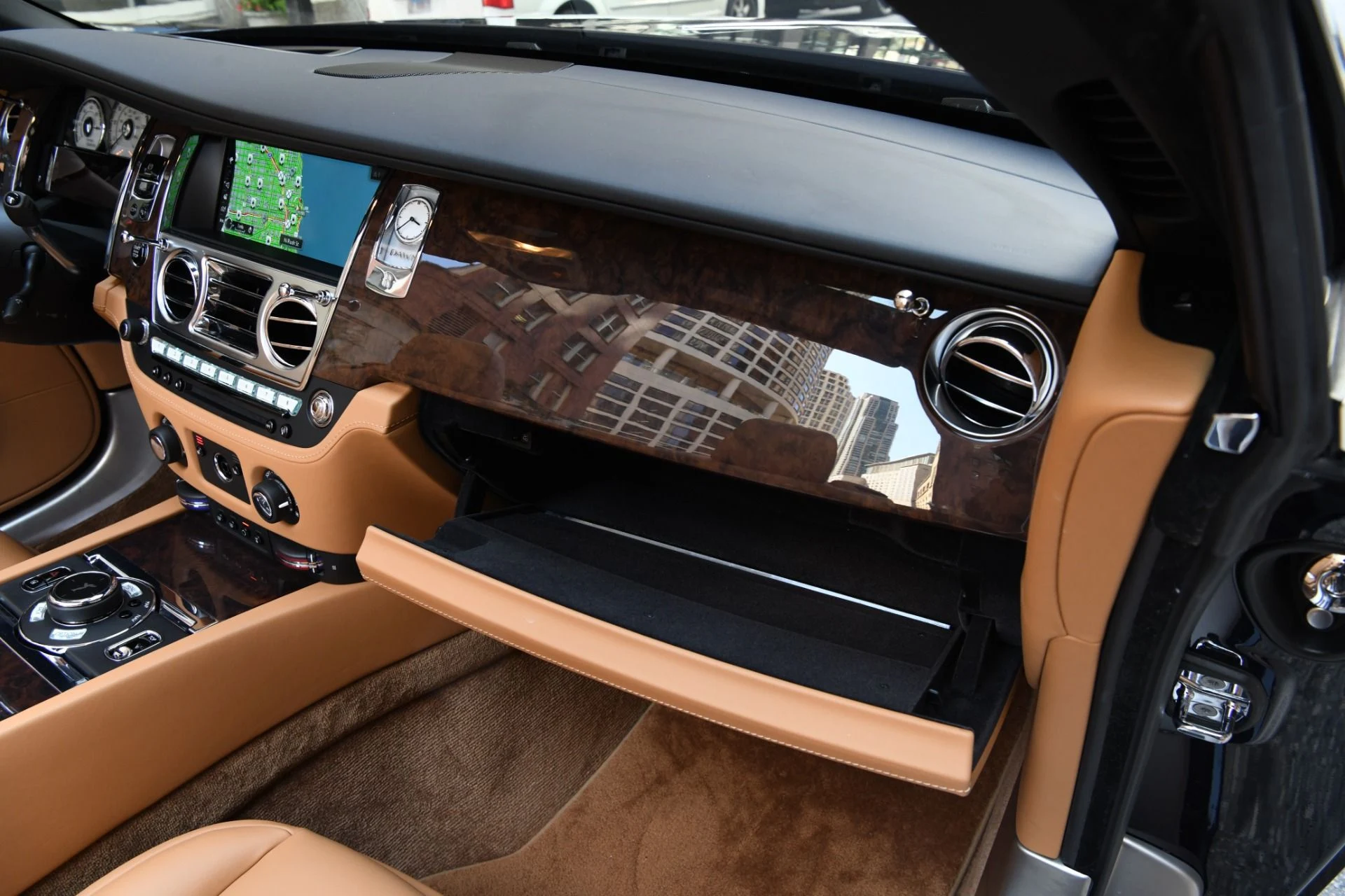 mph016_3959376157_11935_p18_l_572495ad92